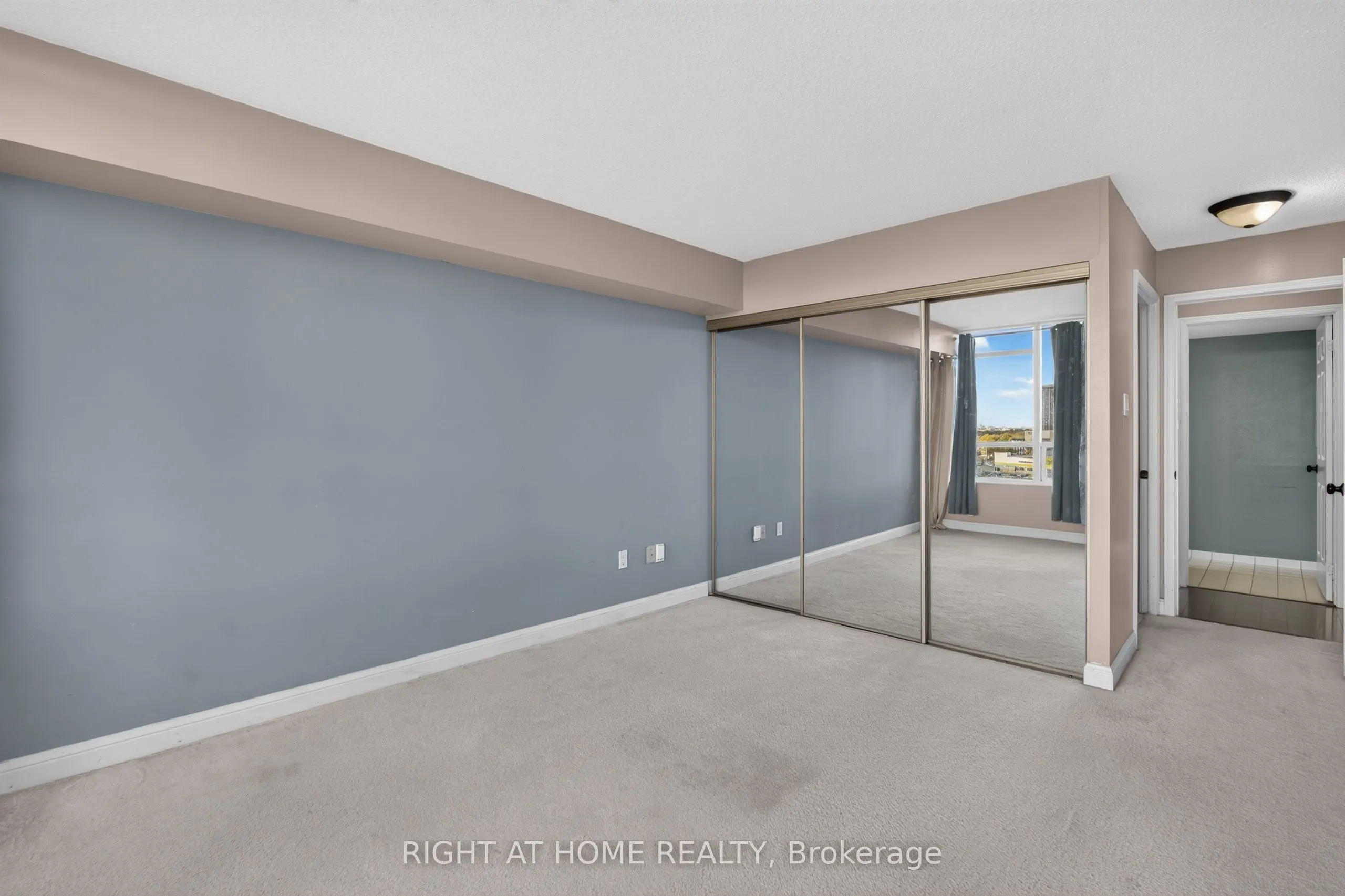 22 Hanover Road #708