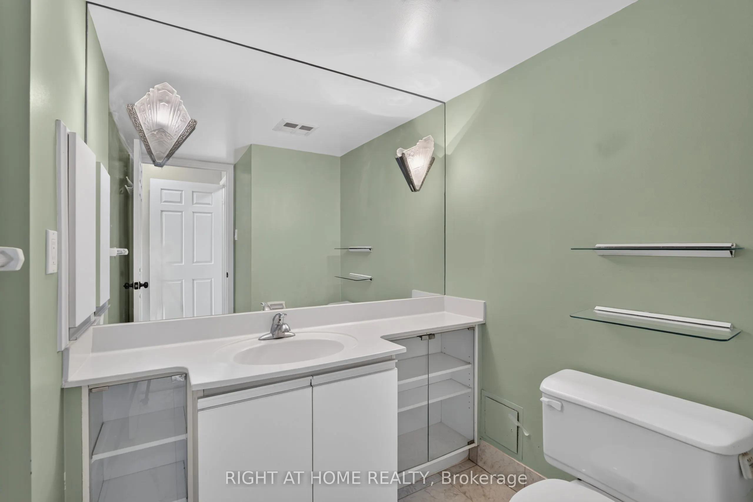 22 Hanover Road #708