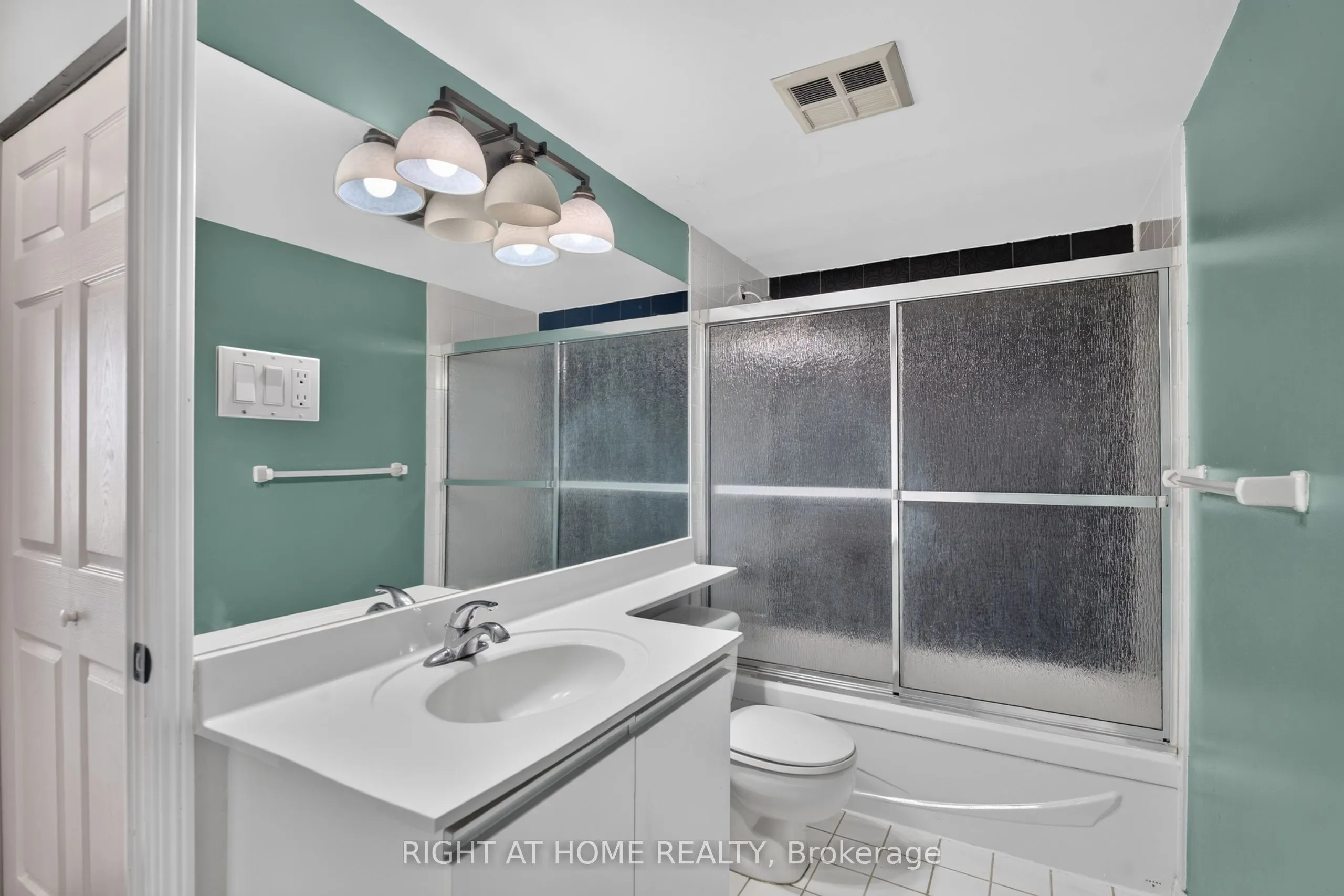 22 Hanover Road #708