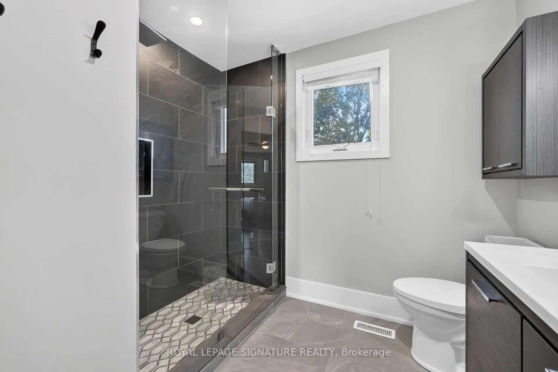2595 Cavendish Drive