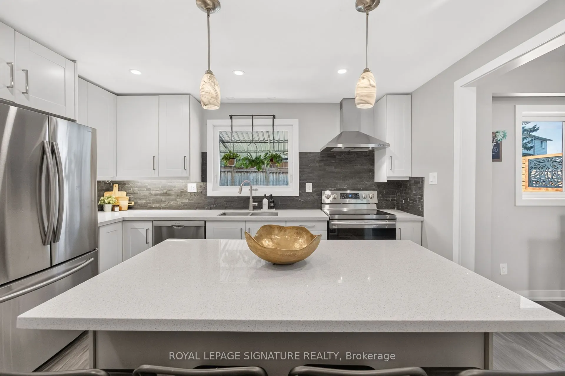 2595 Cavendish Drive