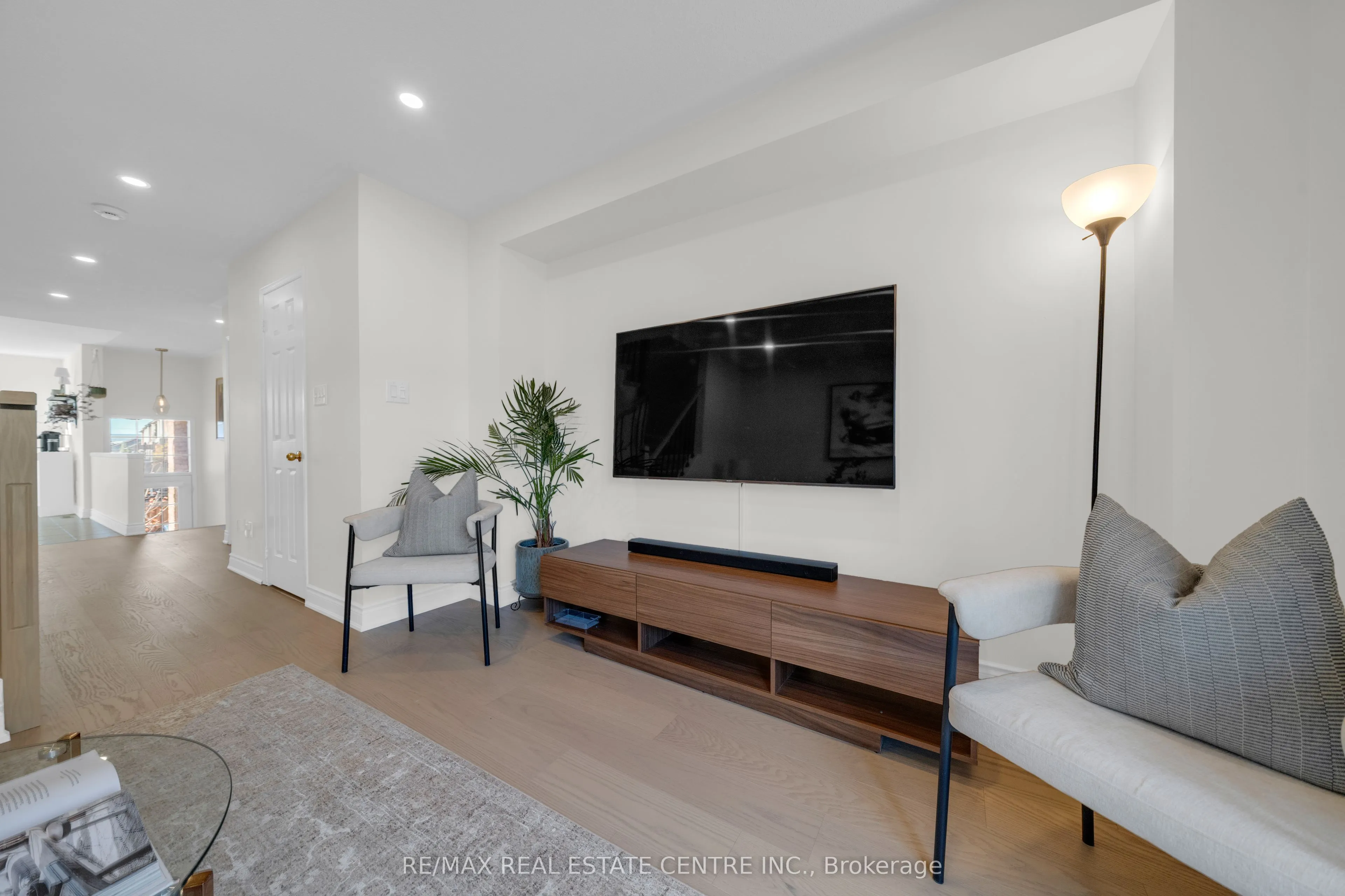 3440 Redpath Circle