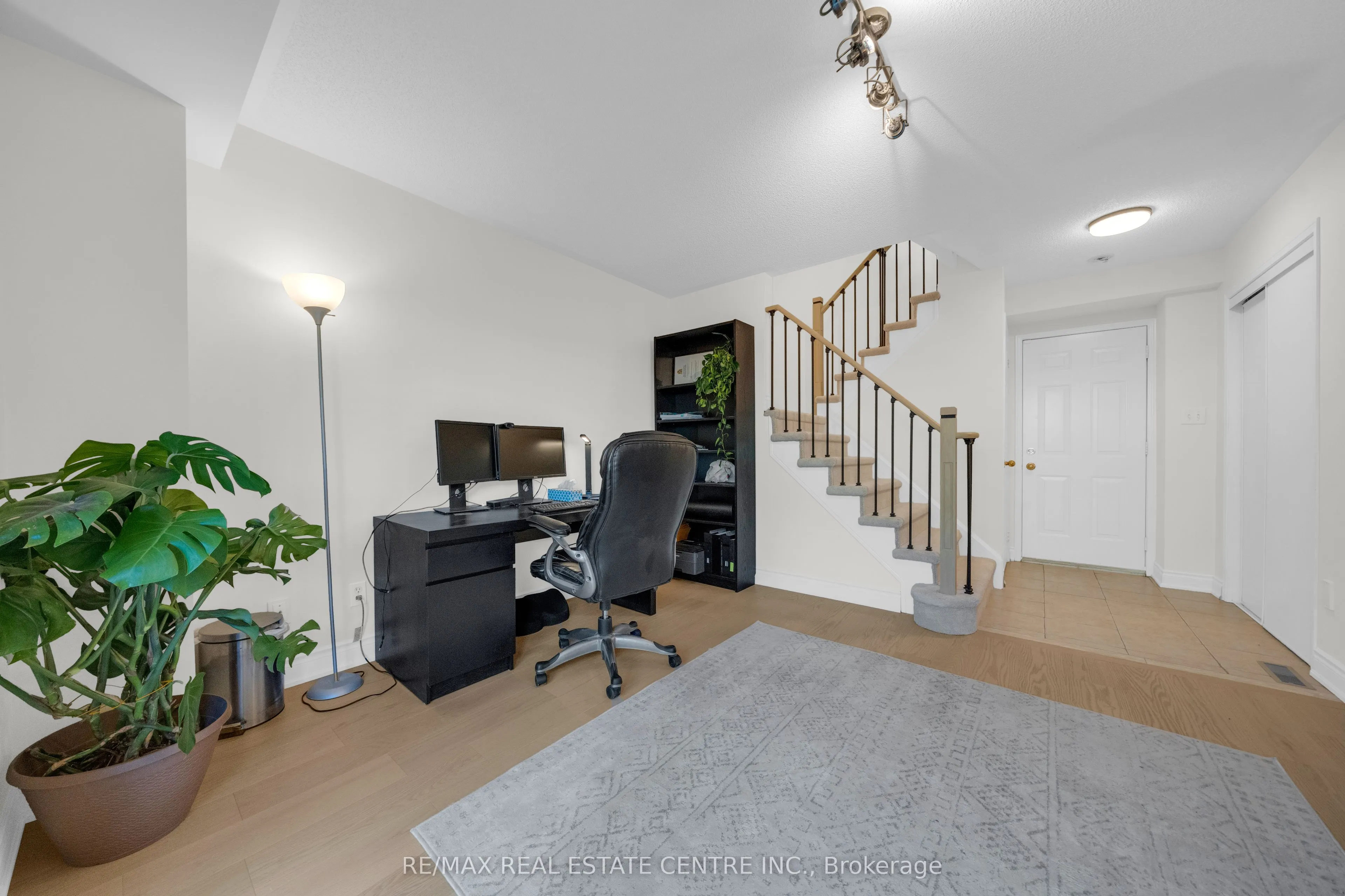 3440 Redpath Circle