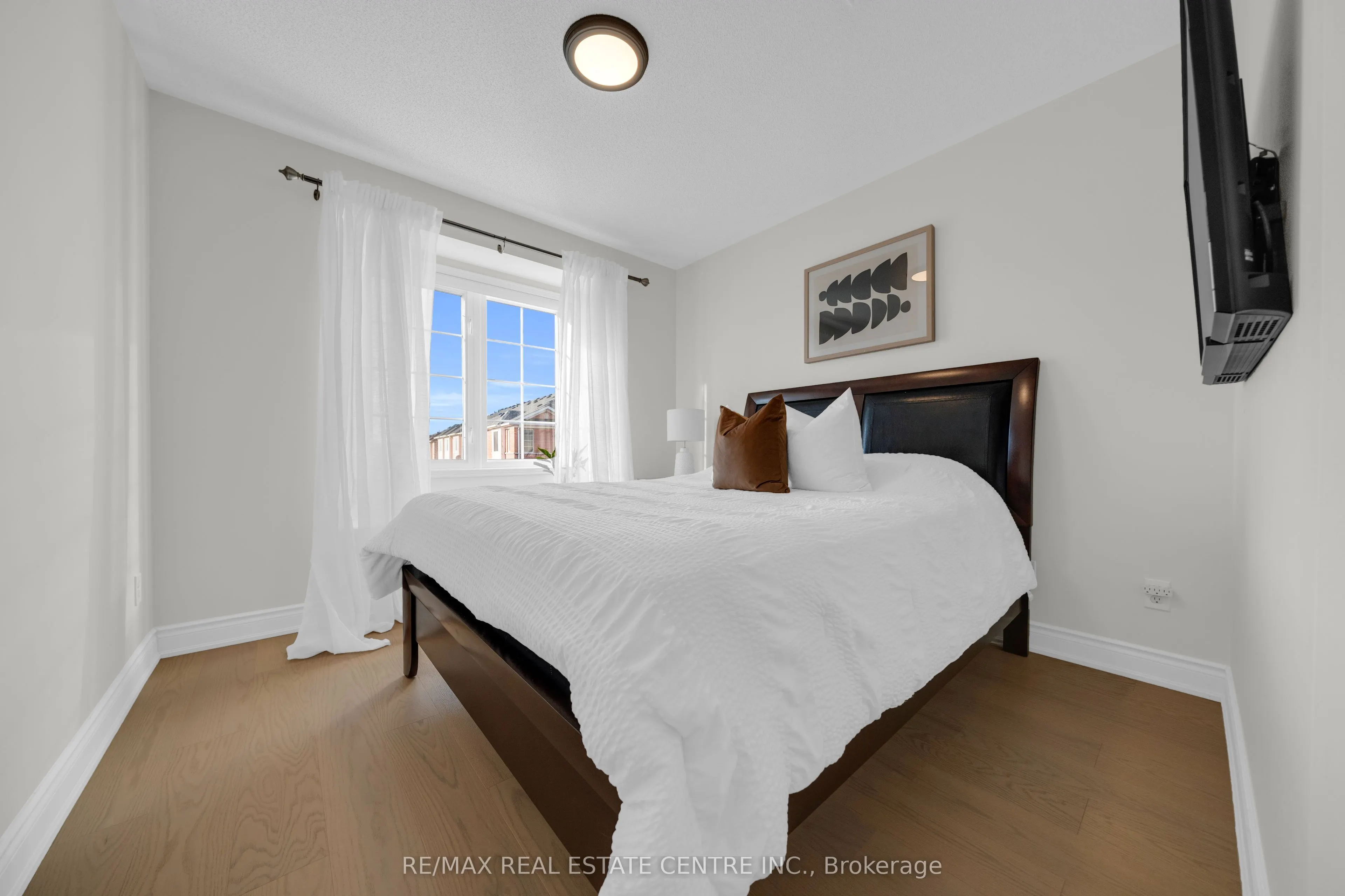 3440 Redpath Circle