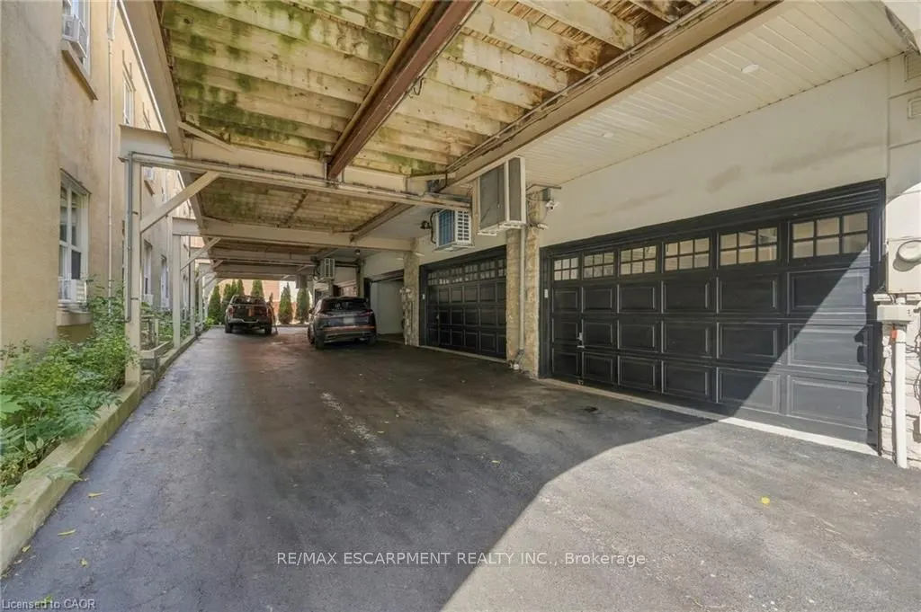 305 Randall Street
