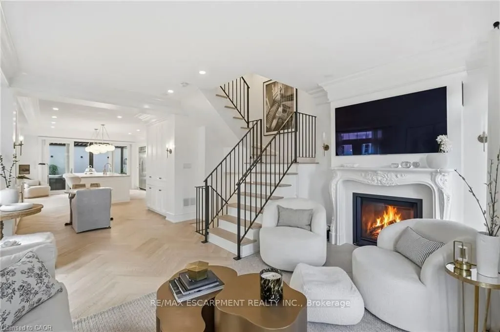 305 Randall Street