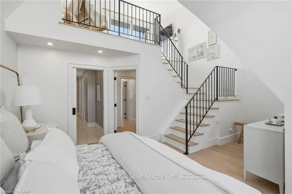 305 Randall Street