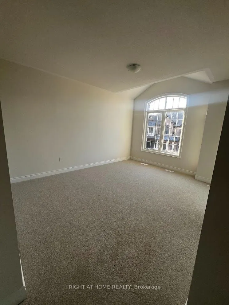 1368 Peony Path E
