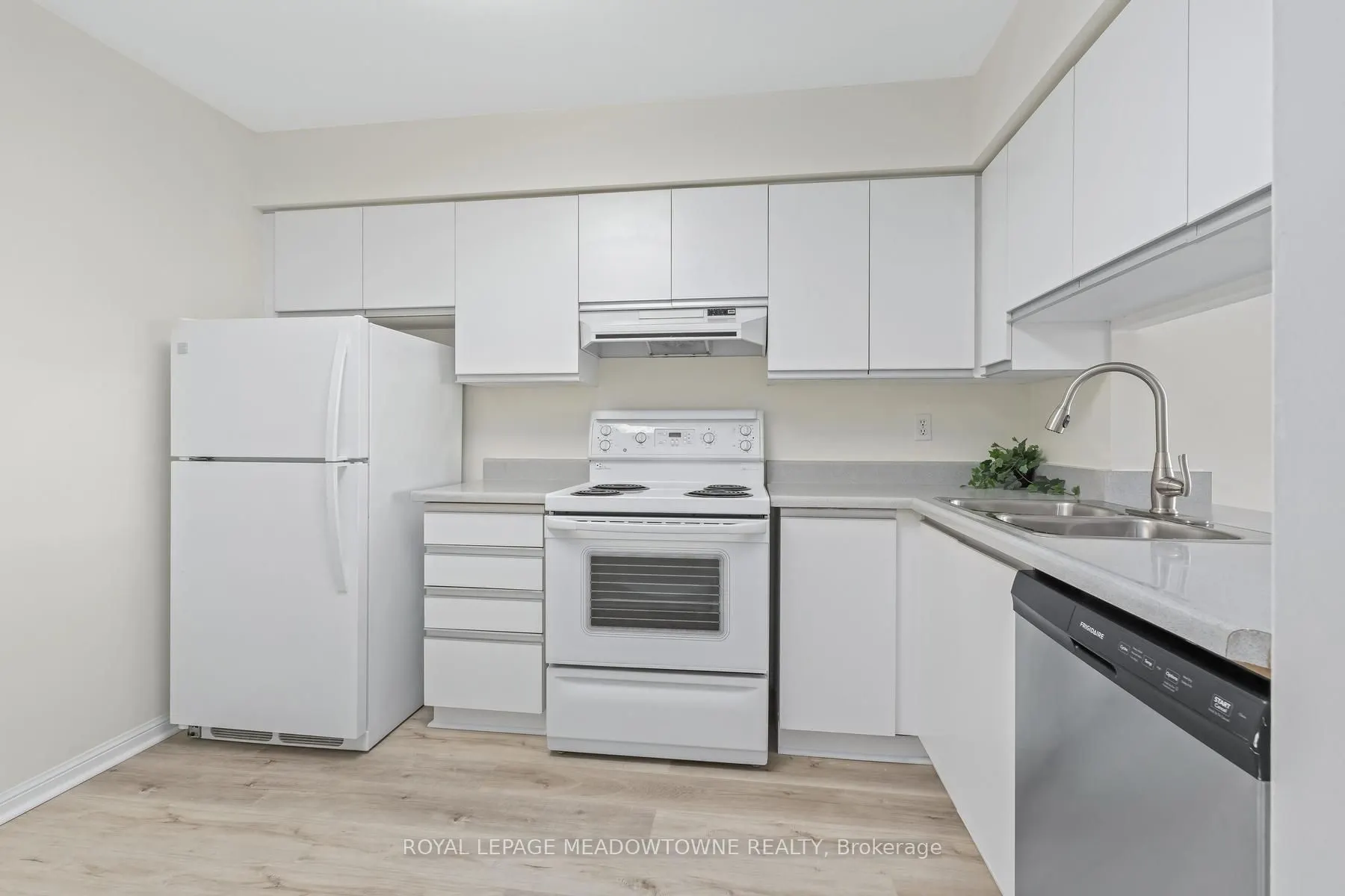 10 Laurelcrest Street #104