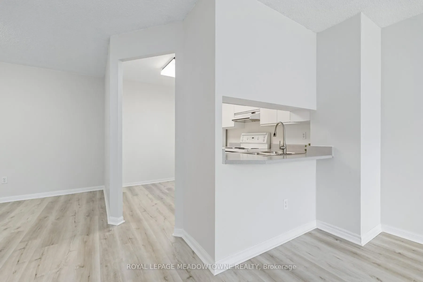 10 Laurelcrest Street #104