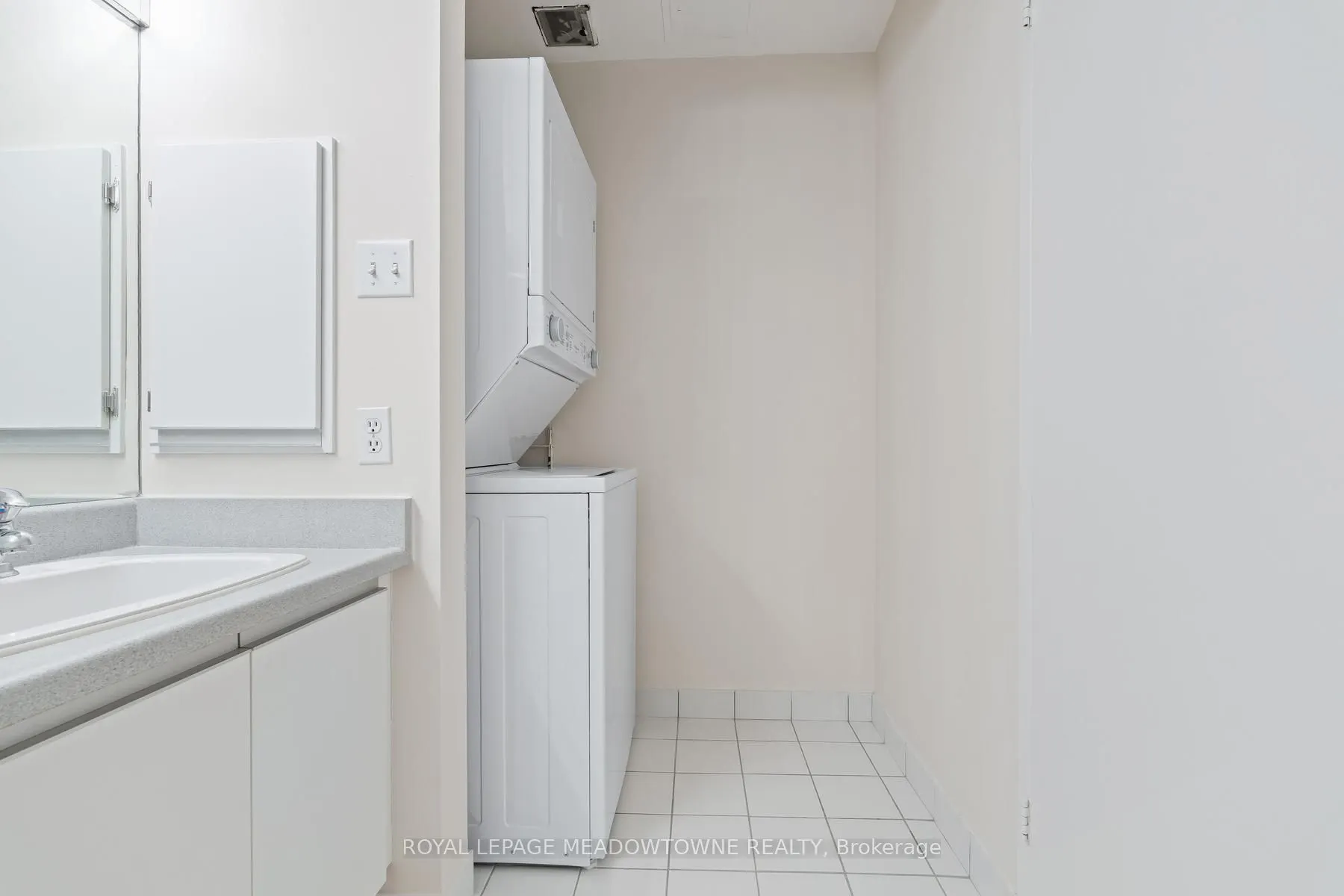 10 Laurelcrest Street #104