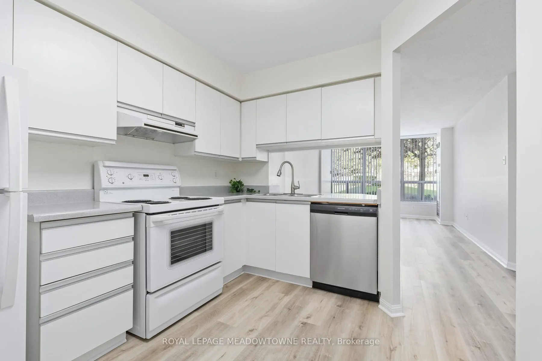 10 Laurelcrest Street #104