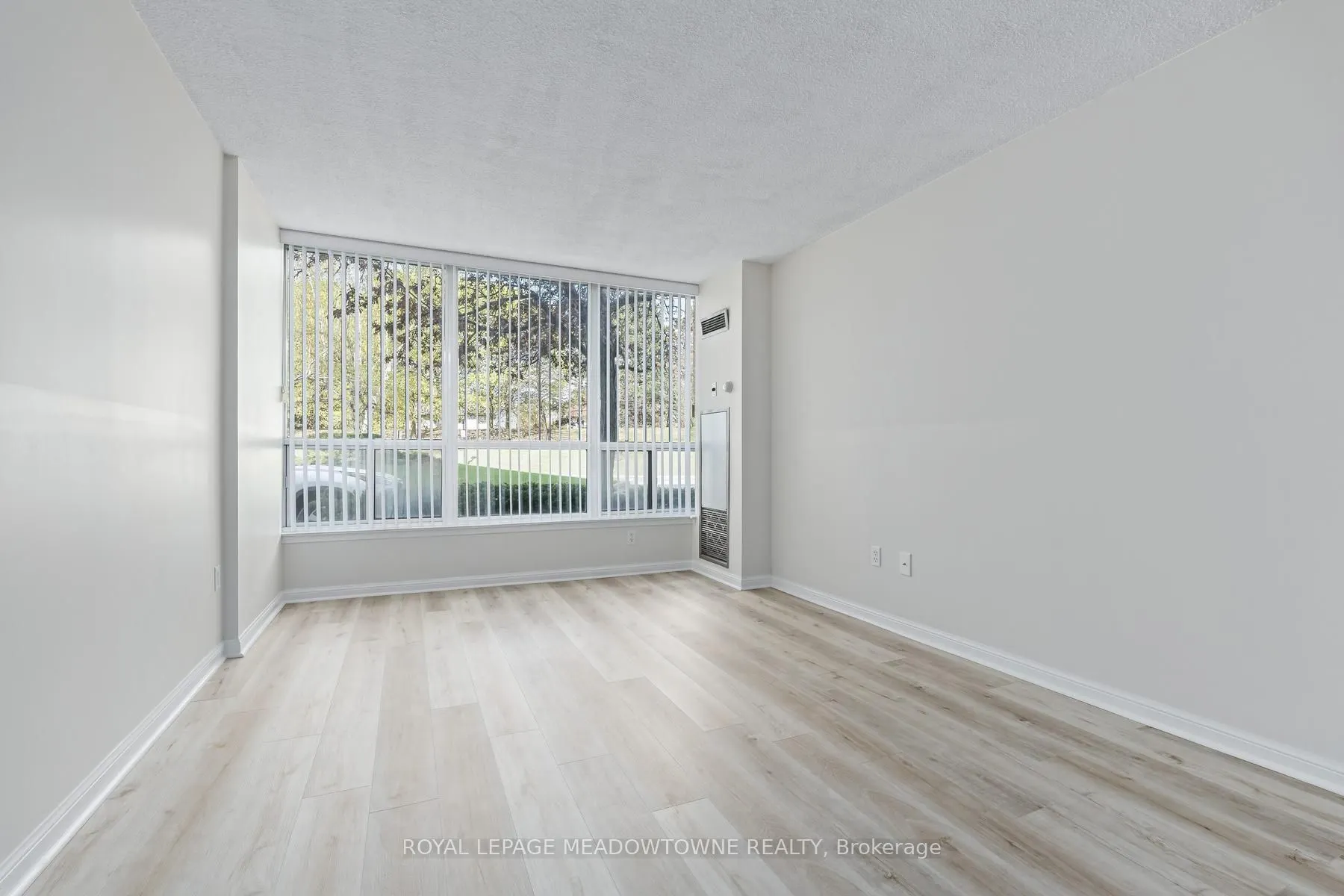 10 Laurelcrest Street #104
