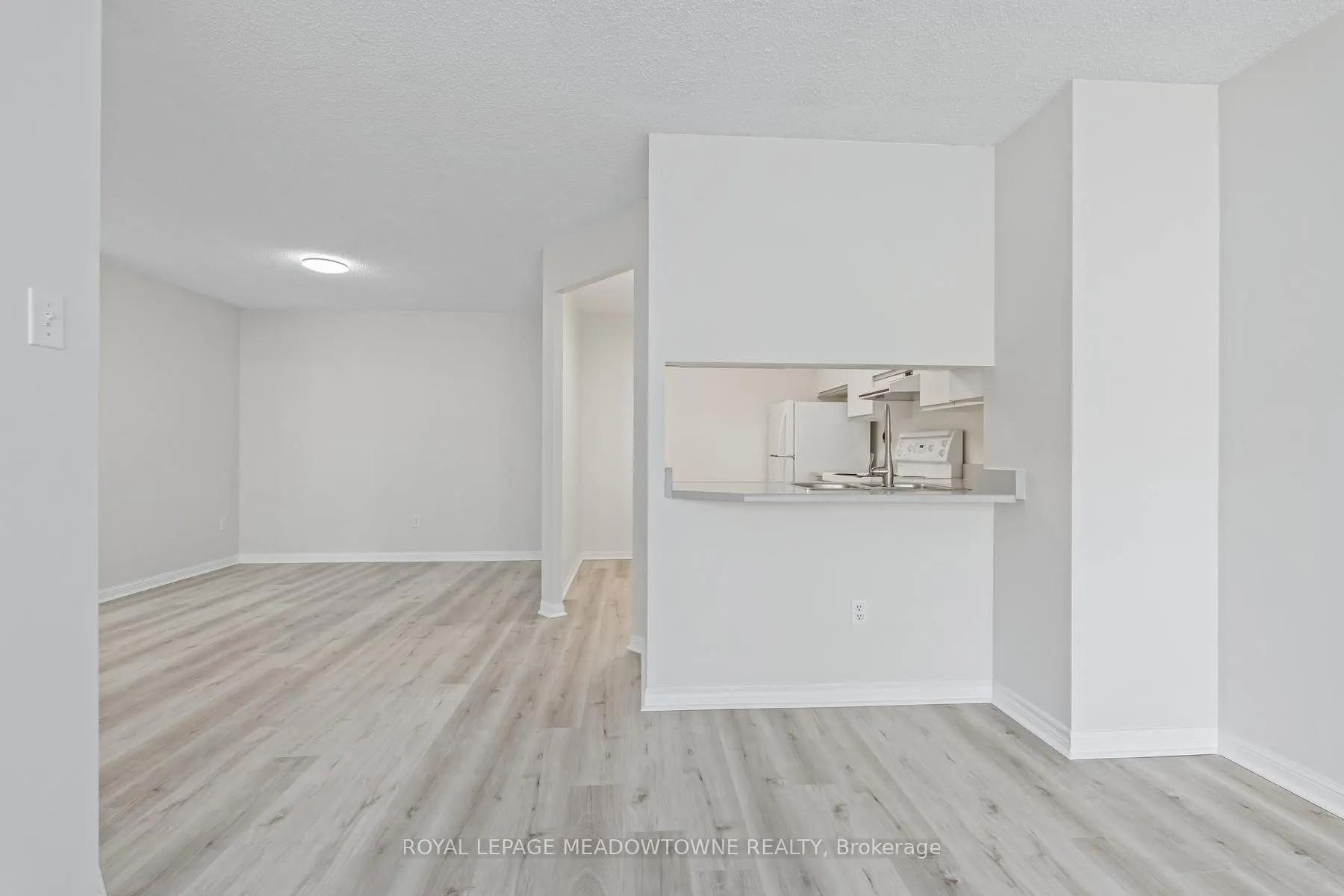 10 Laurelcrest Street #104