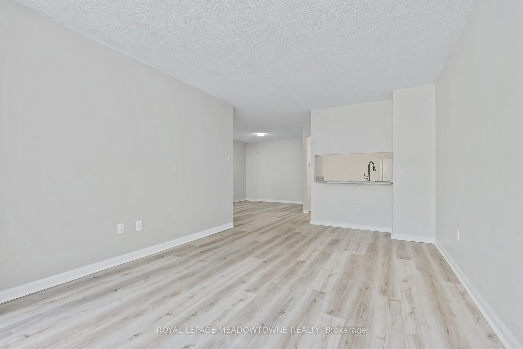10 Laurelcrest Street #104