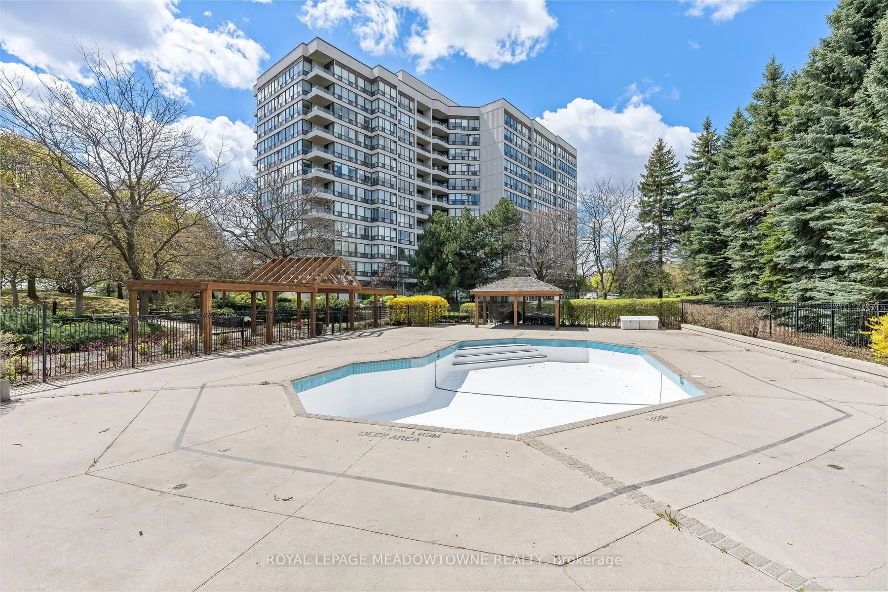 10 Laurelcrest Street #104