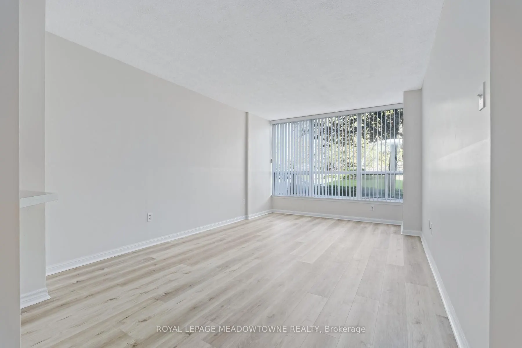 10 Laurelcrest Street #104