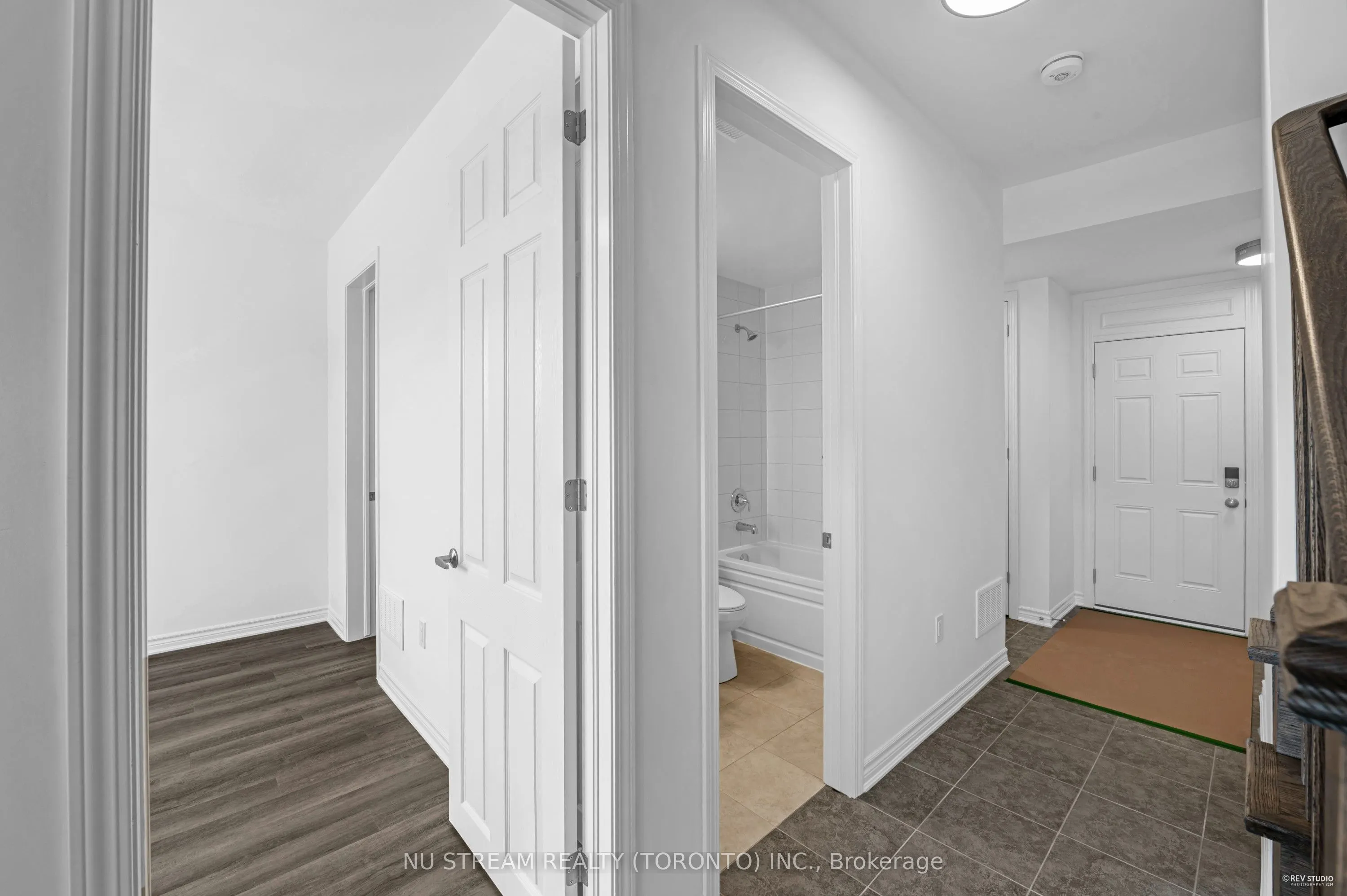 3034 Merrick Road