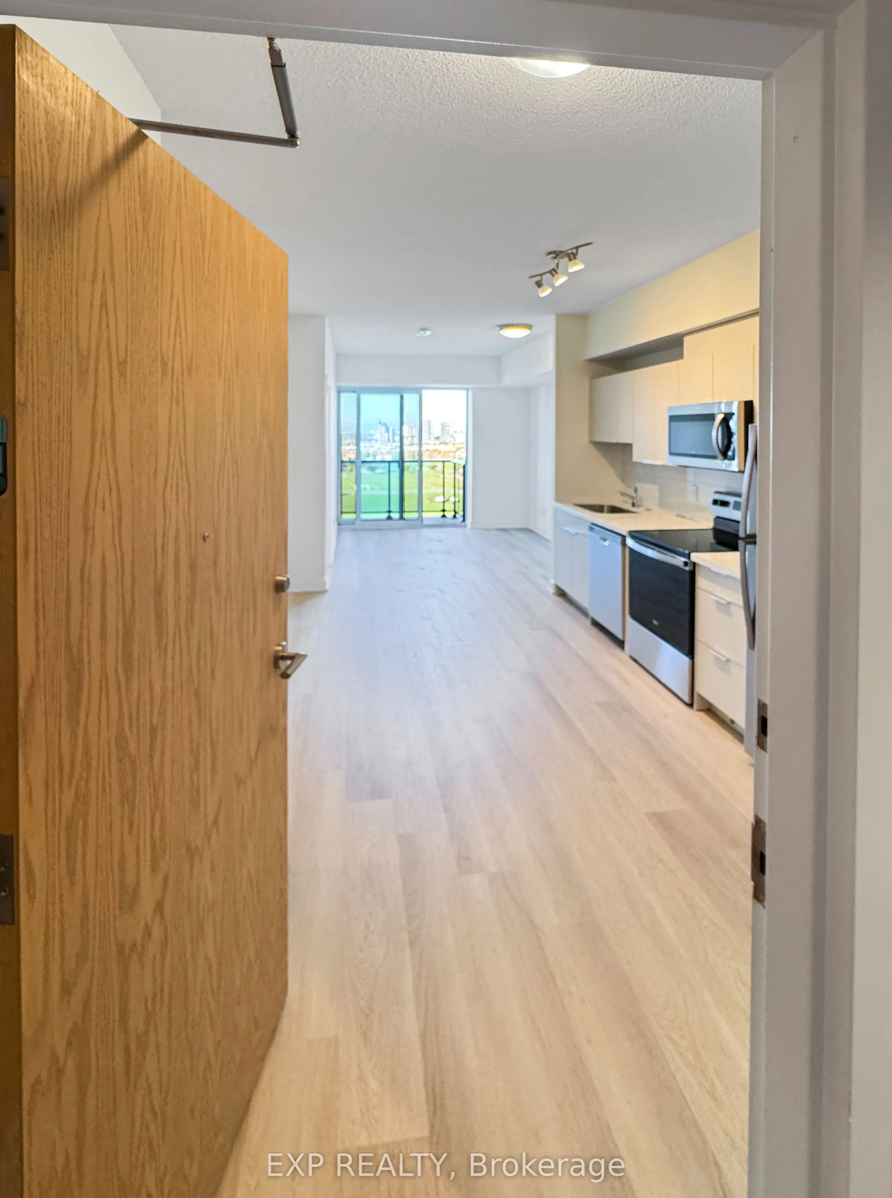 2825 Jane Street #913