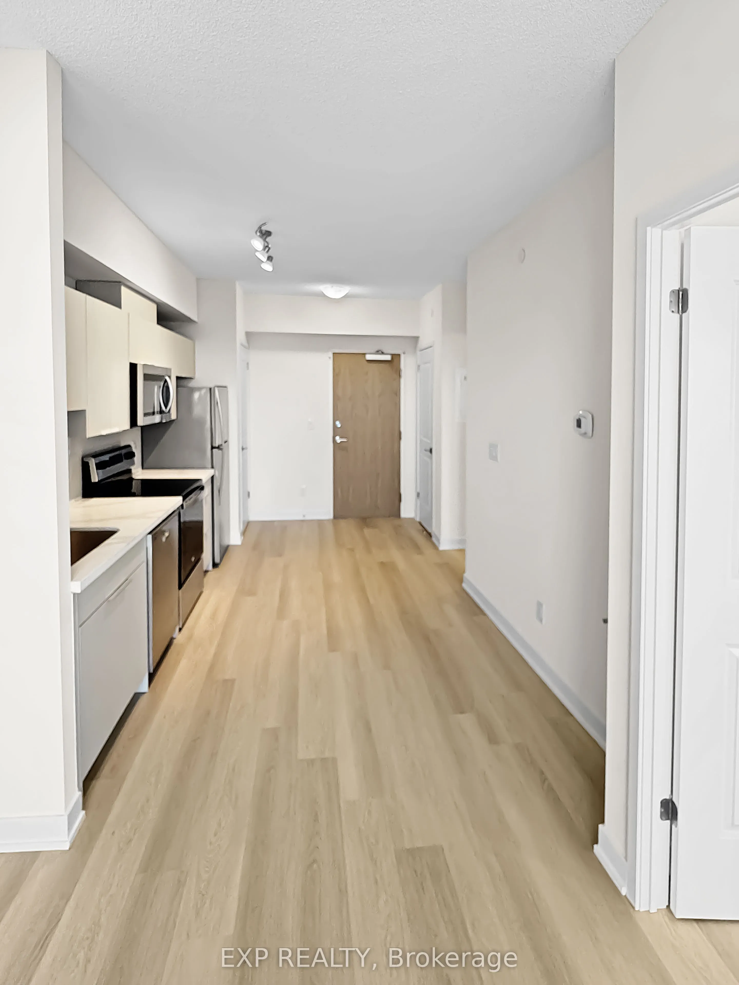 2825 Jane Street #913