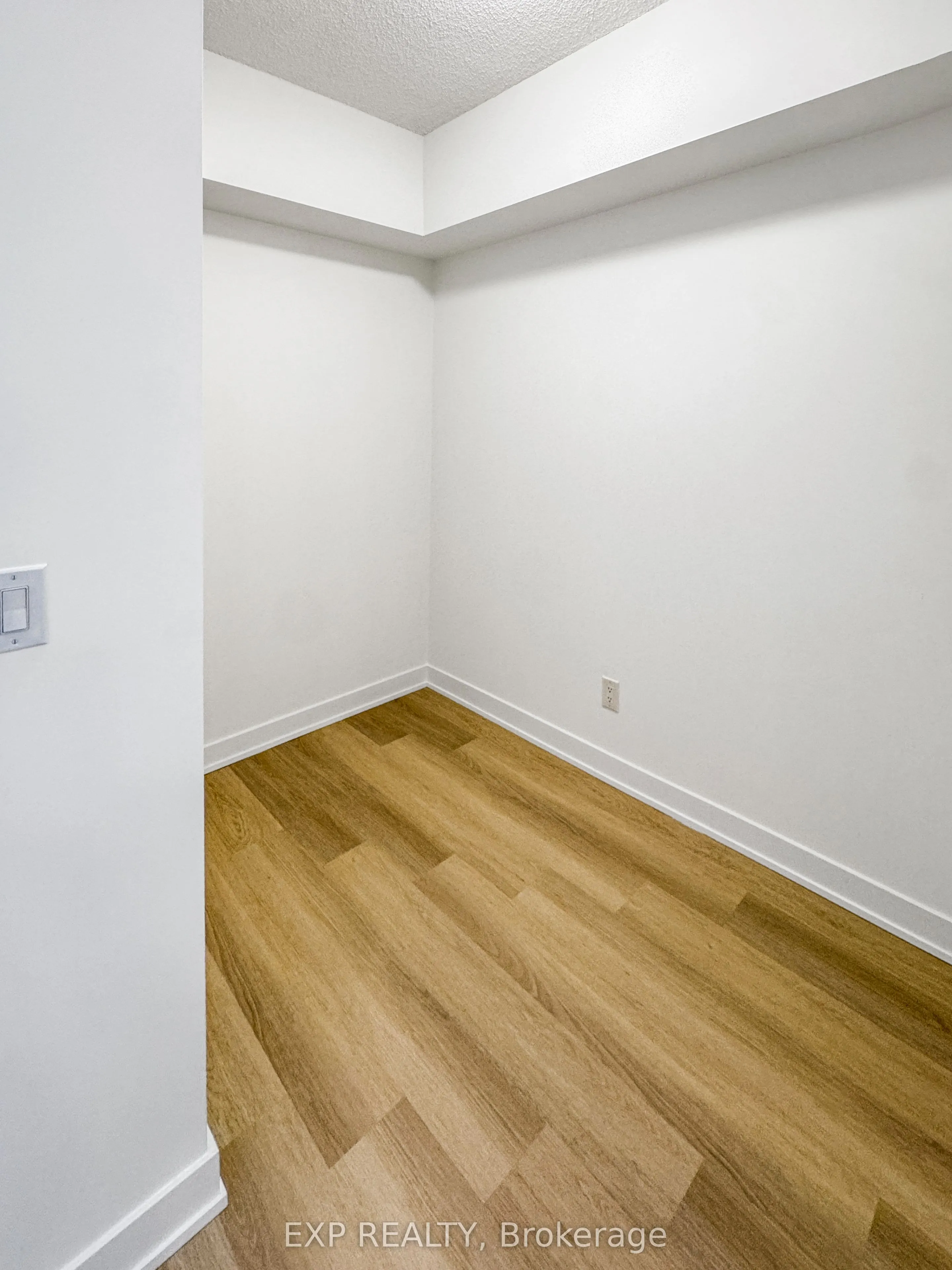 2825 Jane Street #913