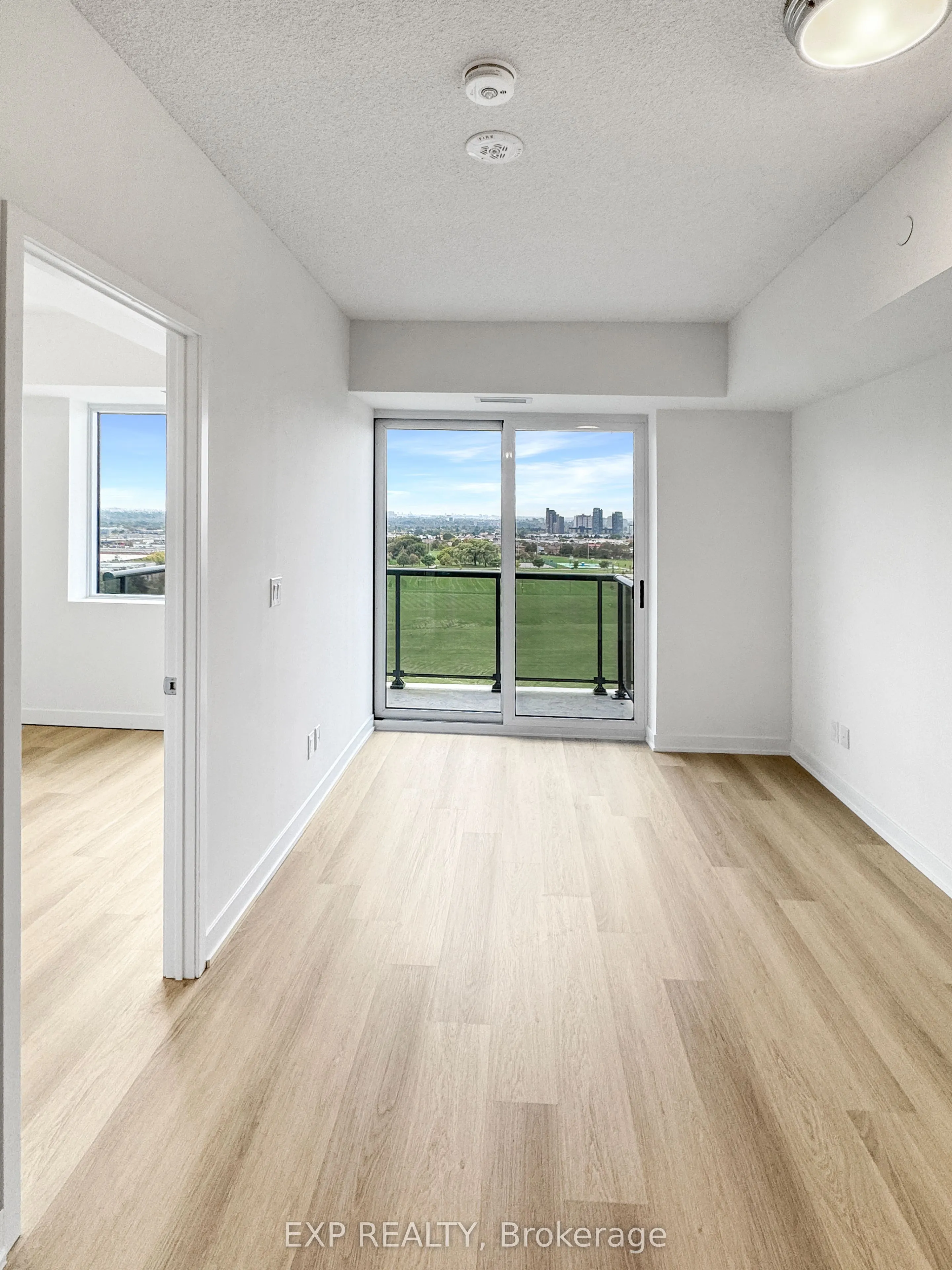 2825 Jane Street #913