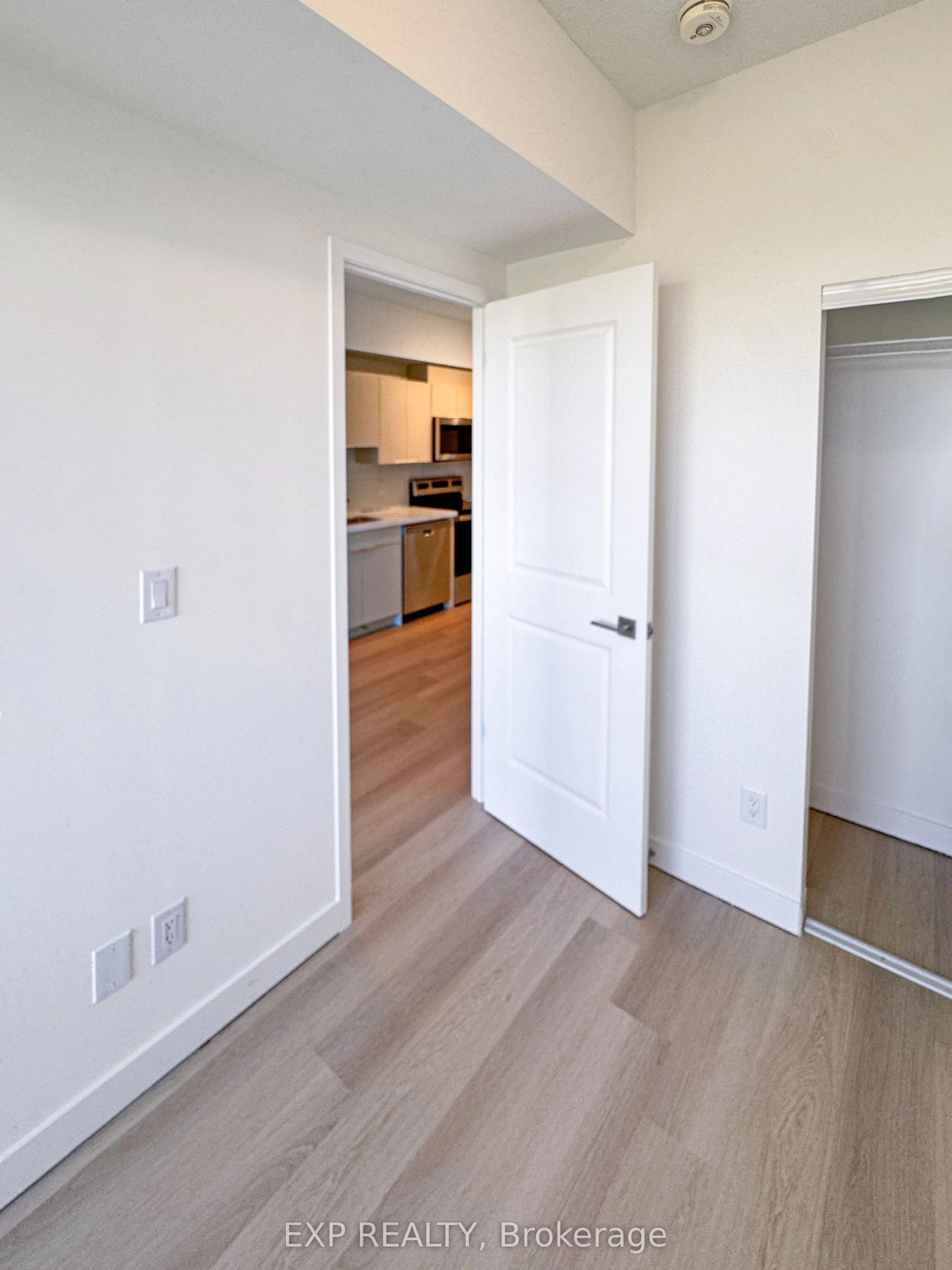 2825 Jane Street #913