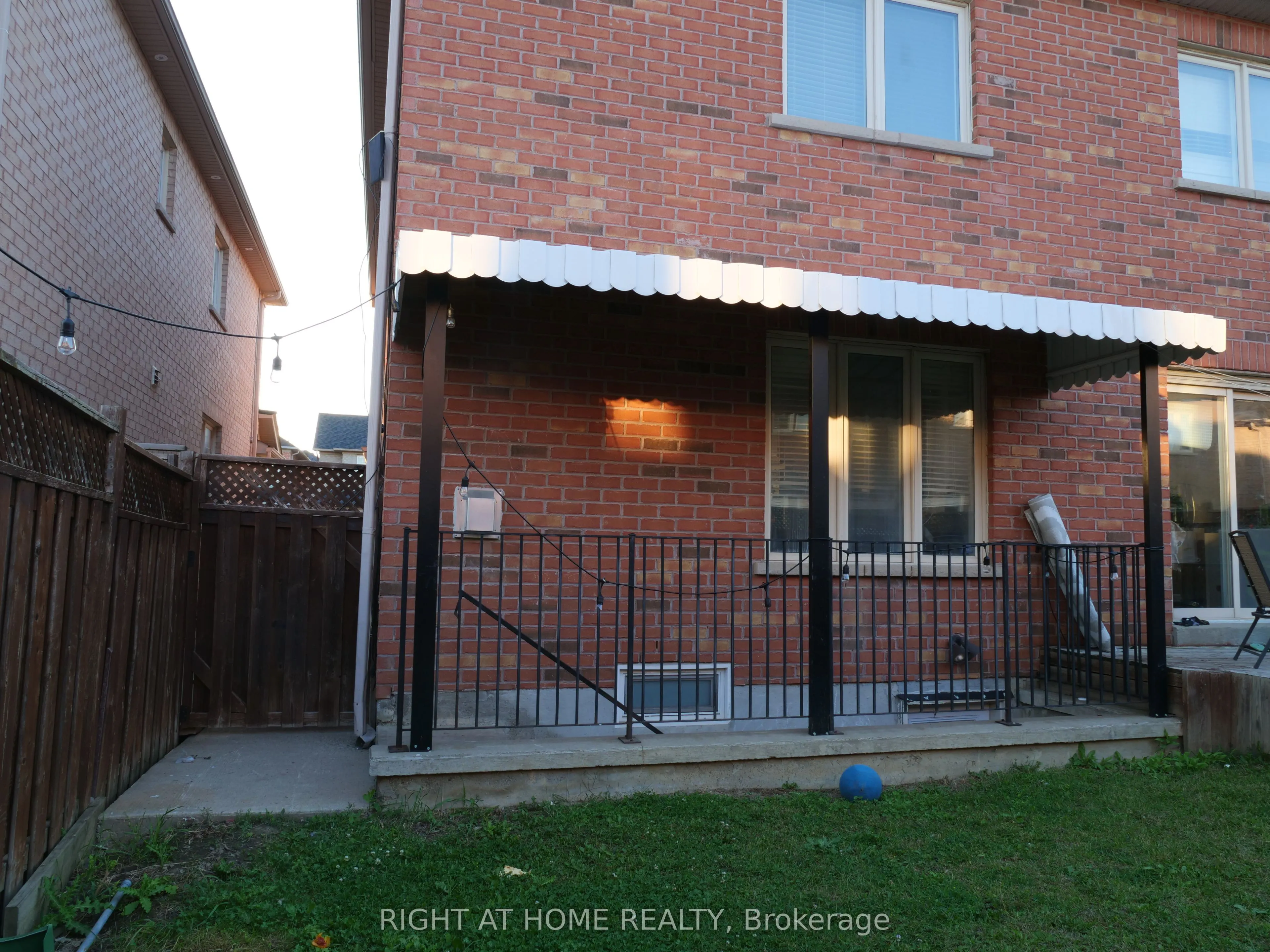 19 Blazing Star Drive S #Basement Unit