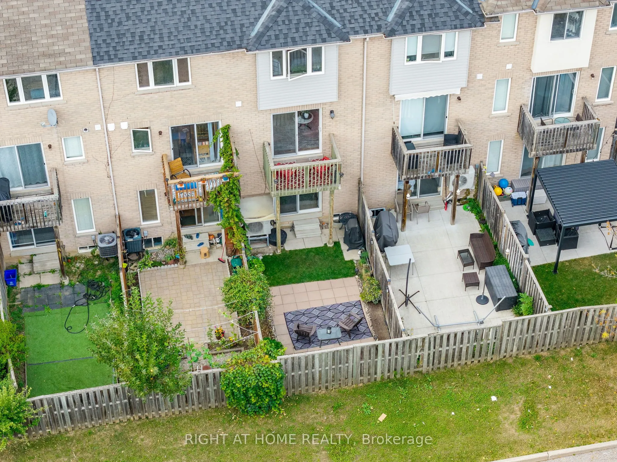 3370 Redpath Circle