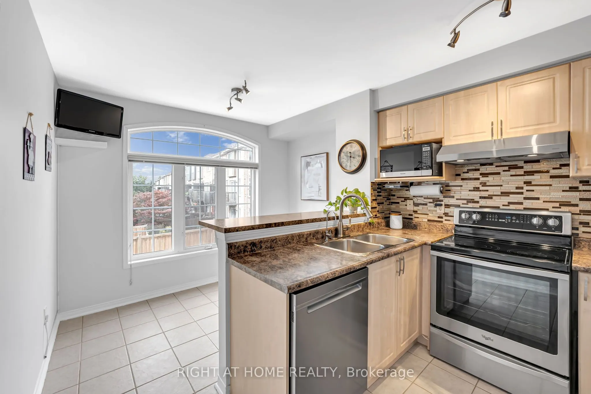 3370 Redpath Circle