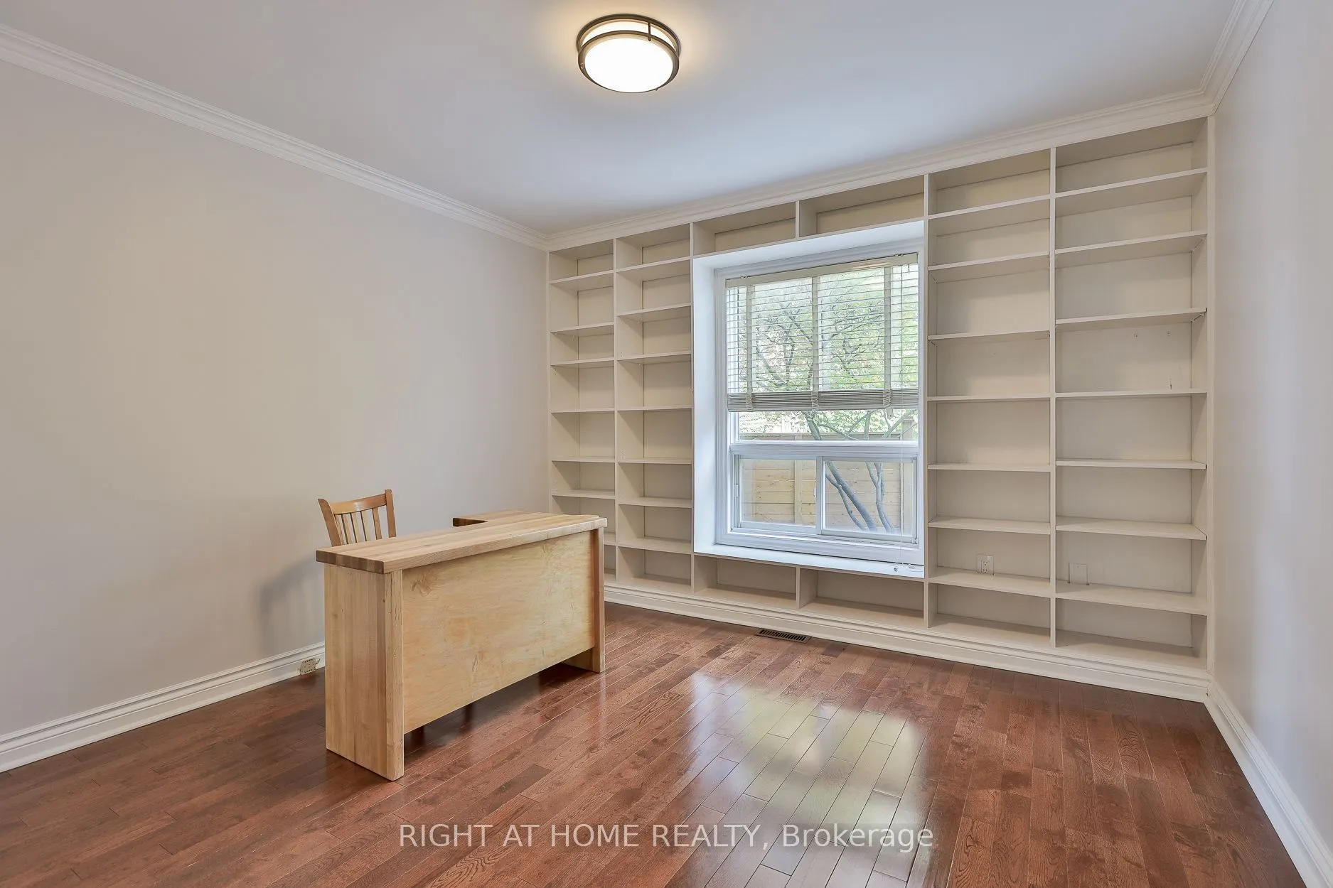 560 Chagall Court