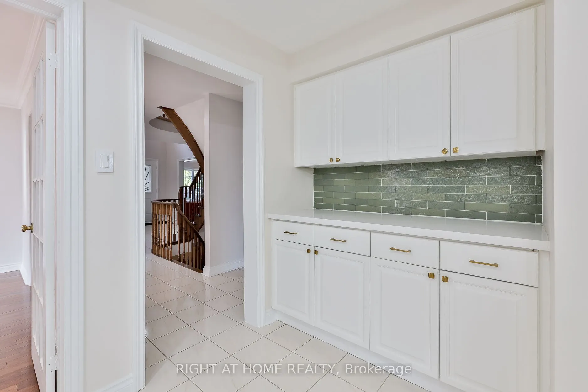 560 Chagall Court