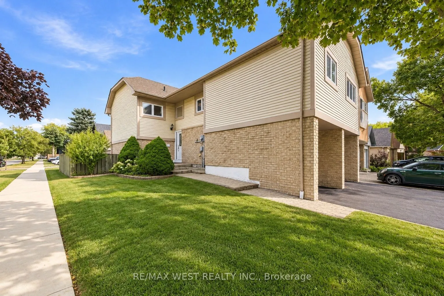 2 Ackrow Court