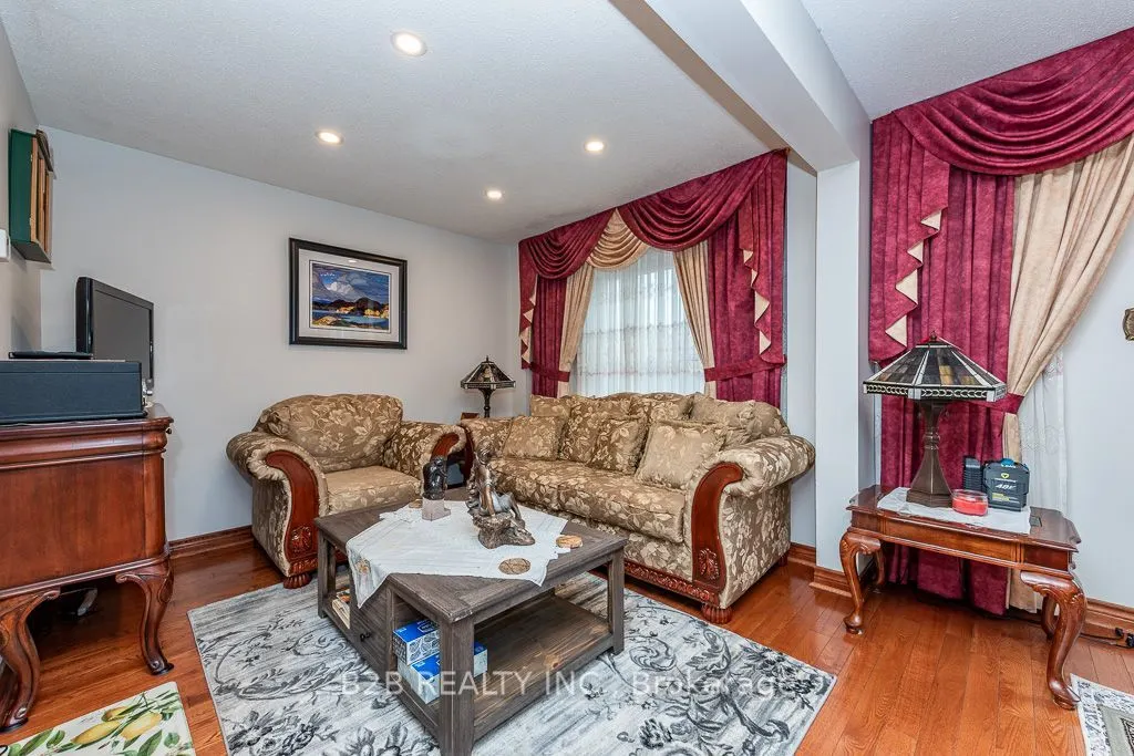 4112 trapper Crescent