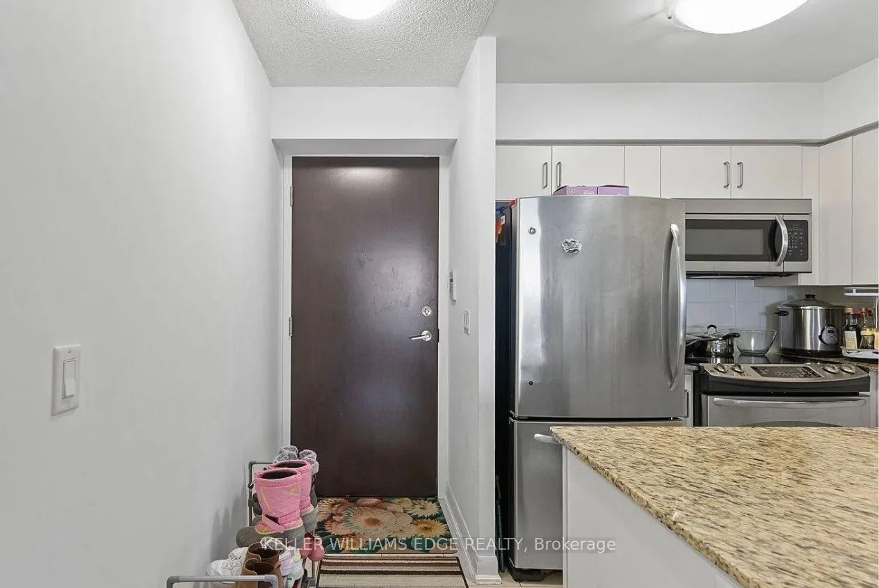 215 Sherway Gardens Road #809