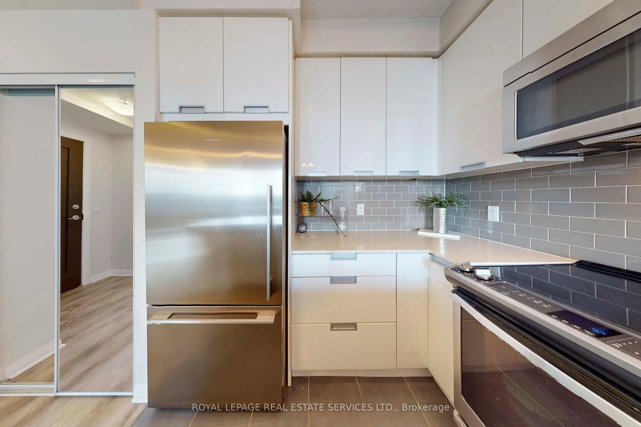 55 Eglinton Avenue W #1701