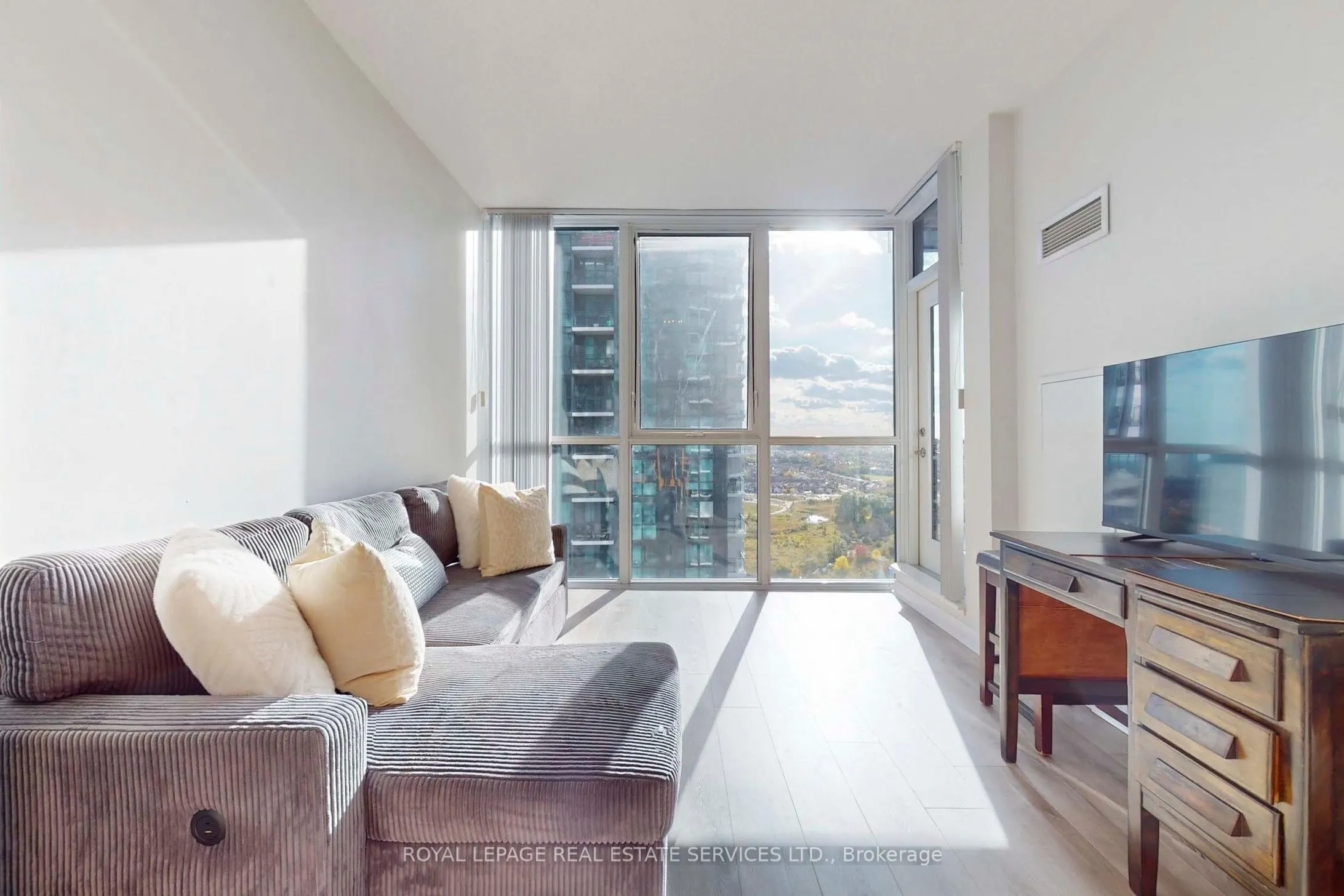 55 Eglinton Avenue W #1701