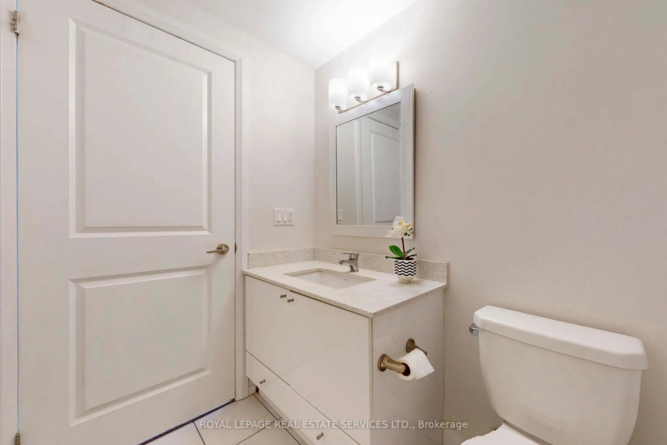 55 Eglinton Avenue W #1701