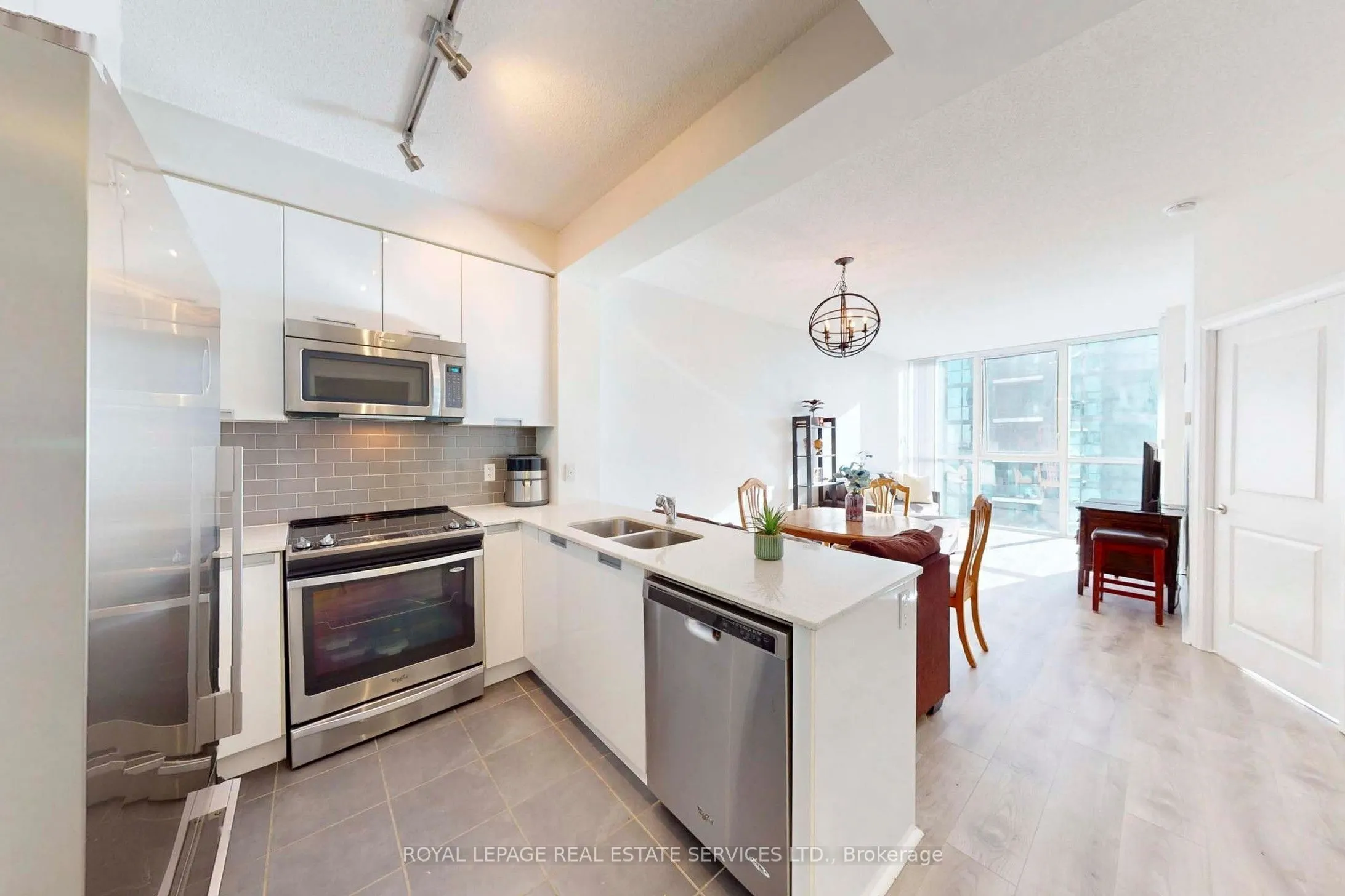 55 Eglinton Avenue W #1701