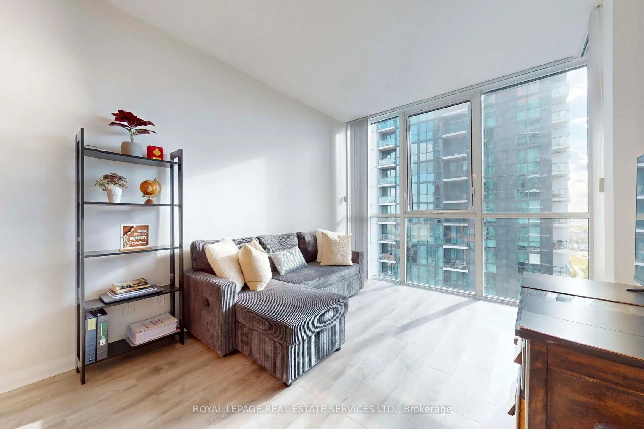55 Eglinton Avenue W #1701