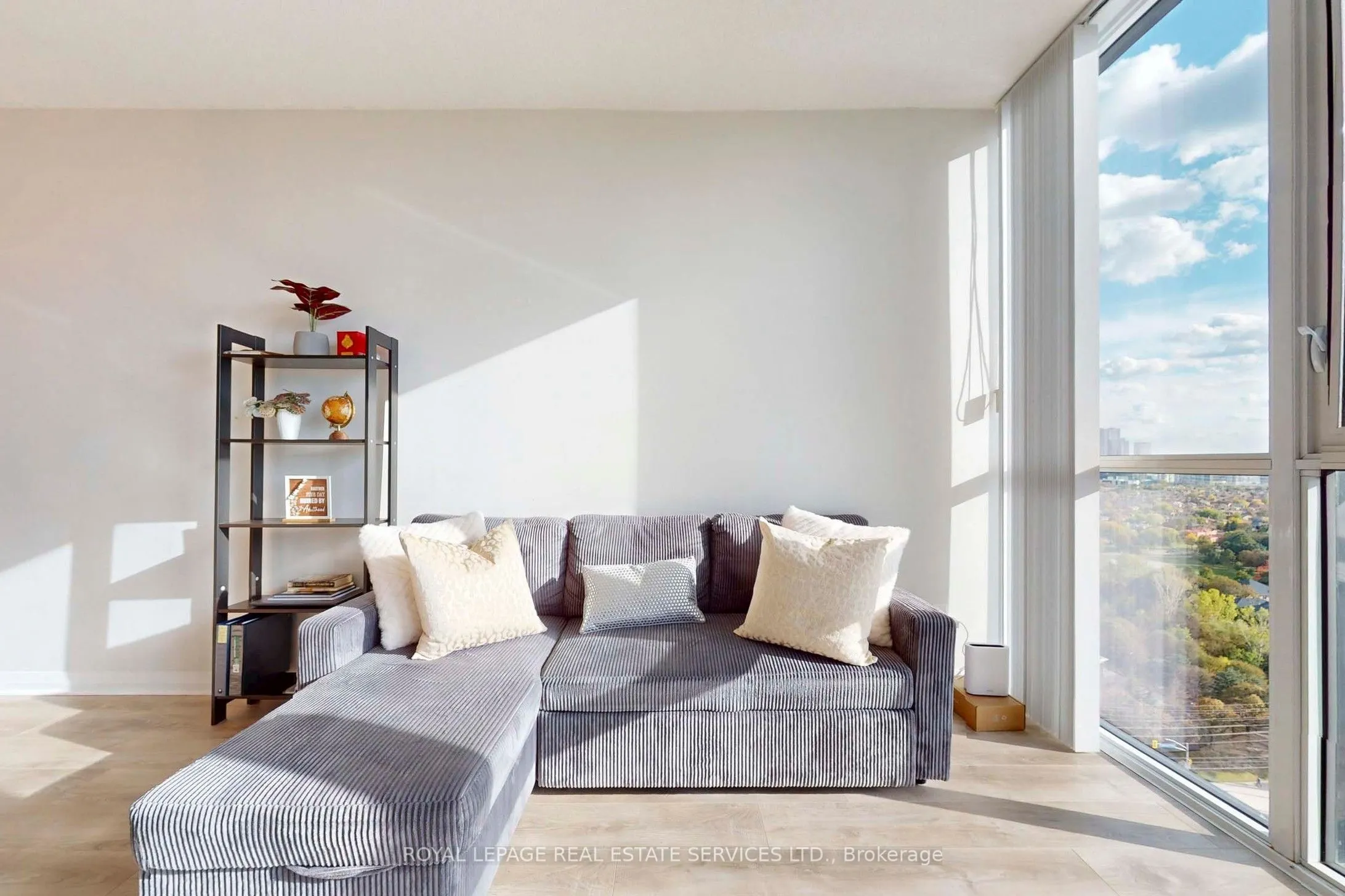 55 Eglinton Avenue W #1701