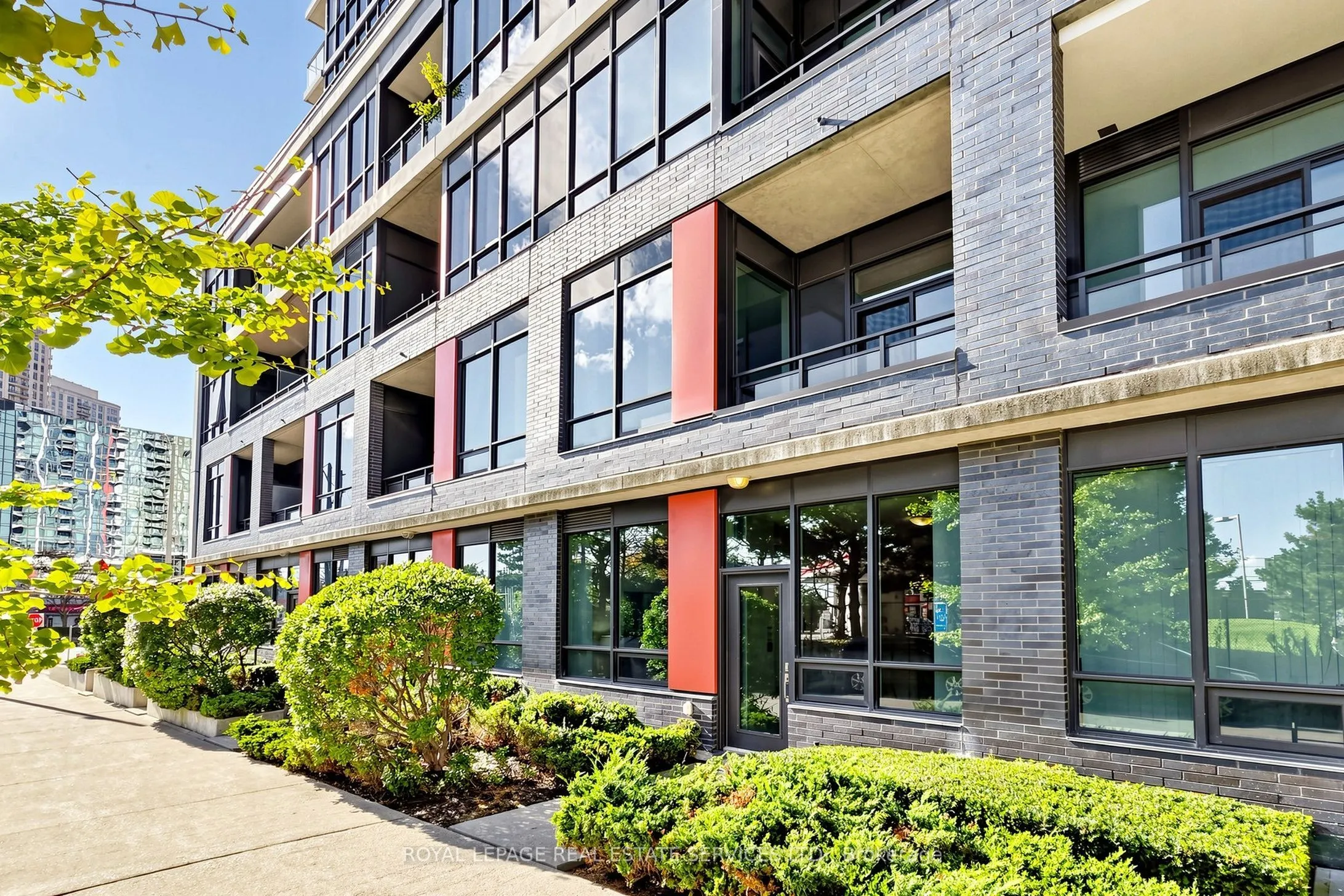 55 Eglinton Avenue W #1701