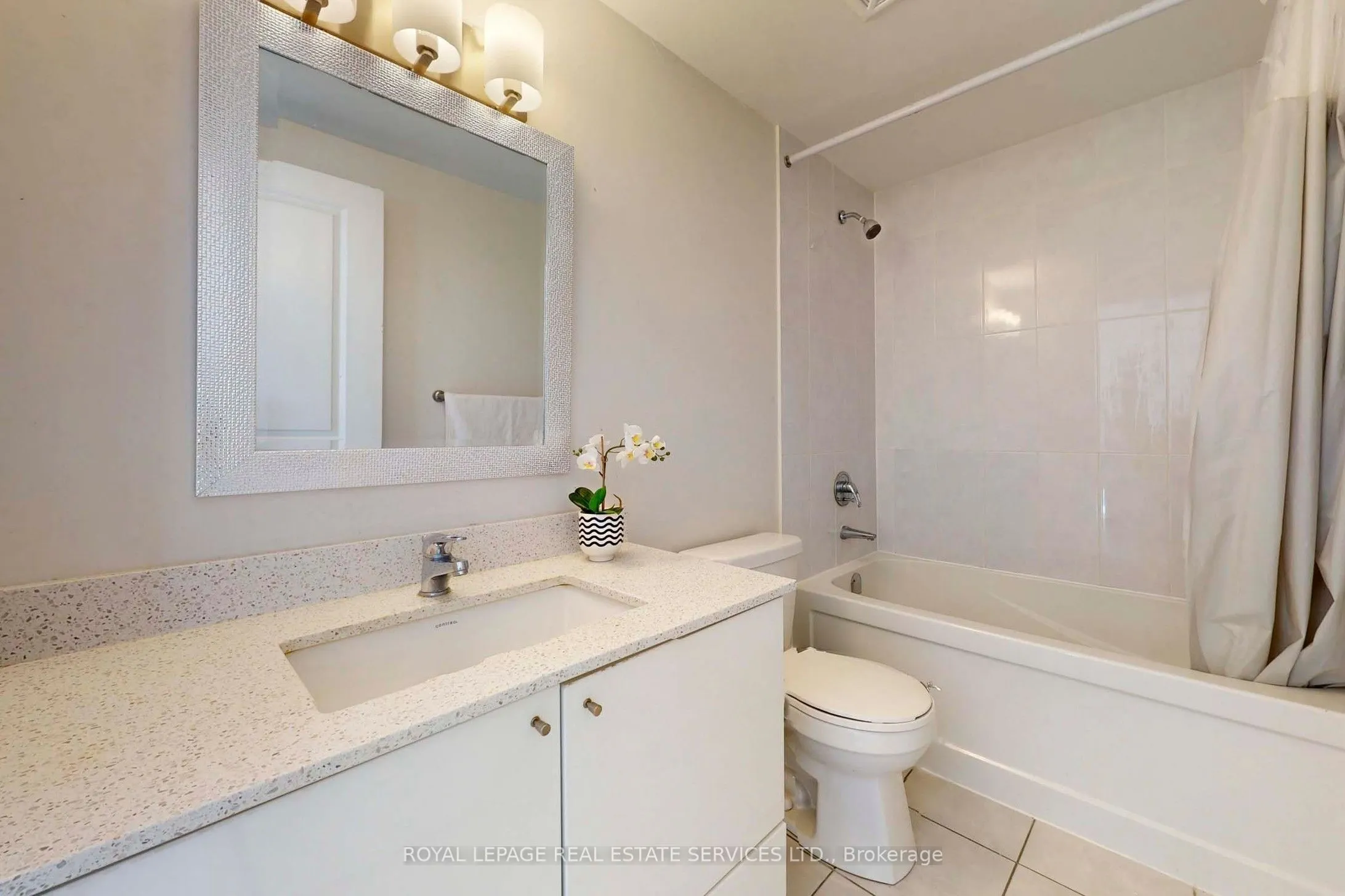 55 Eglinton Avenue W #1701