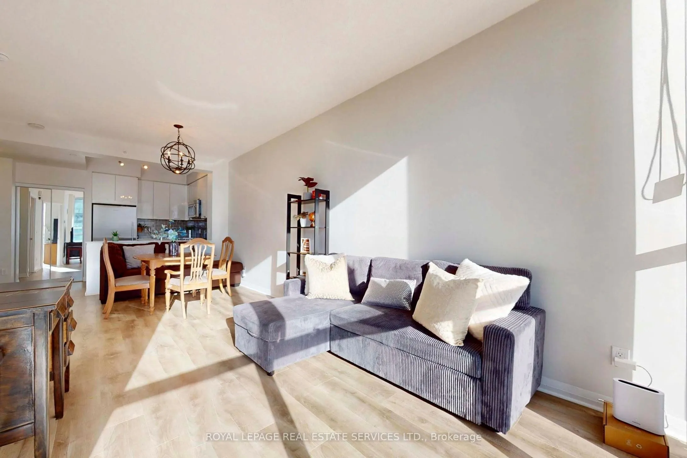 55 Eglinton Avenue W #1701