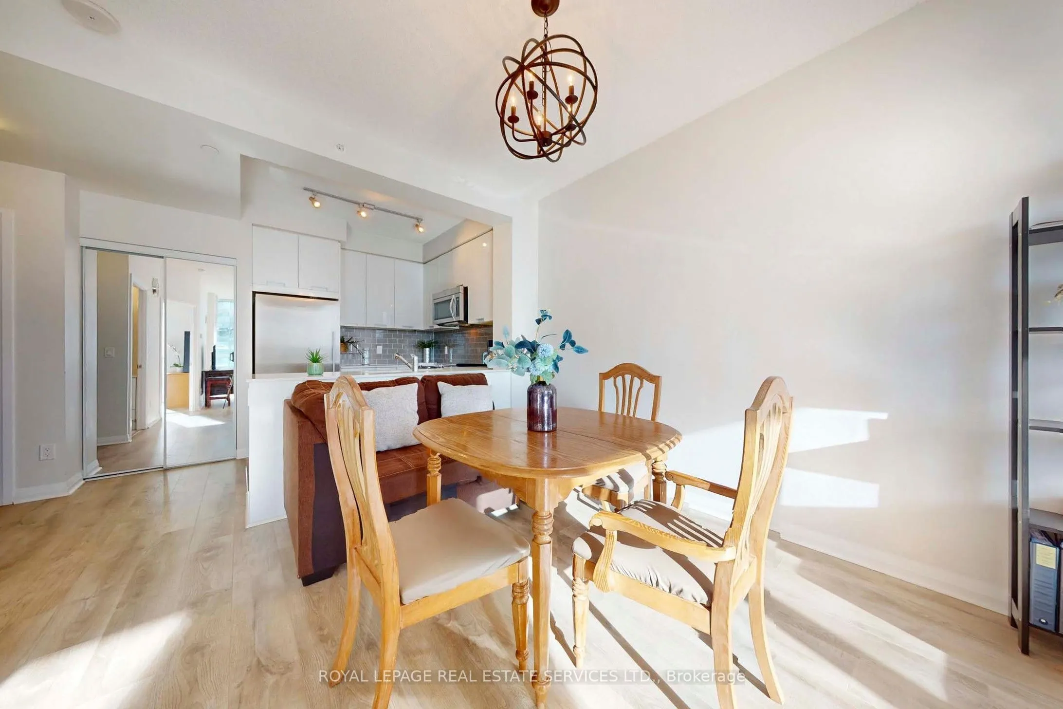 55 Eglinton Avenue W #1701