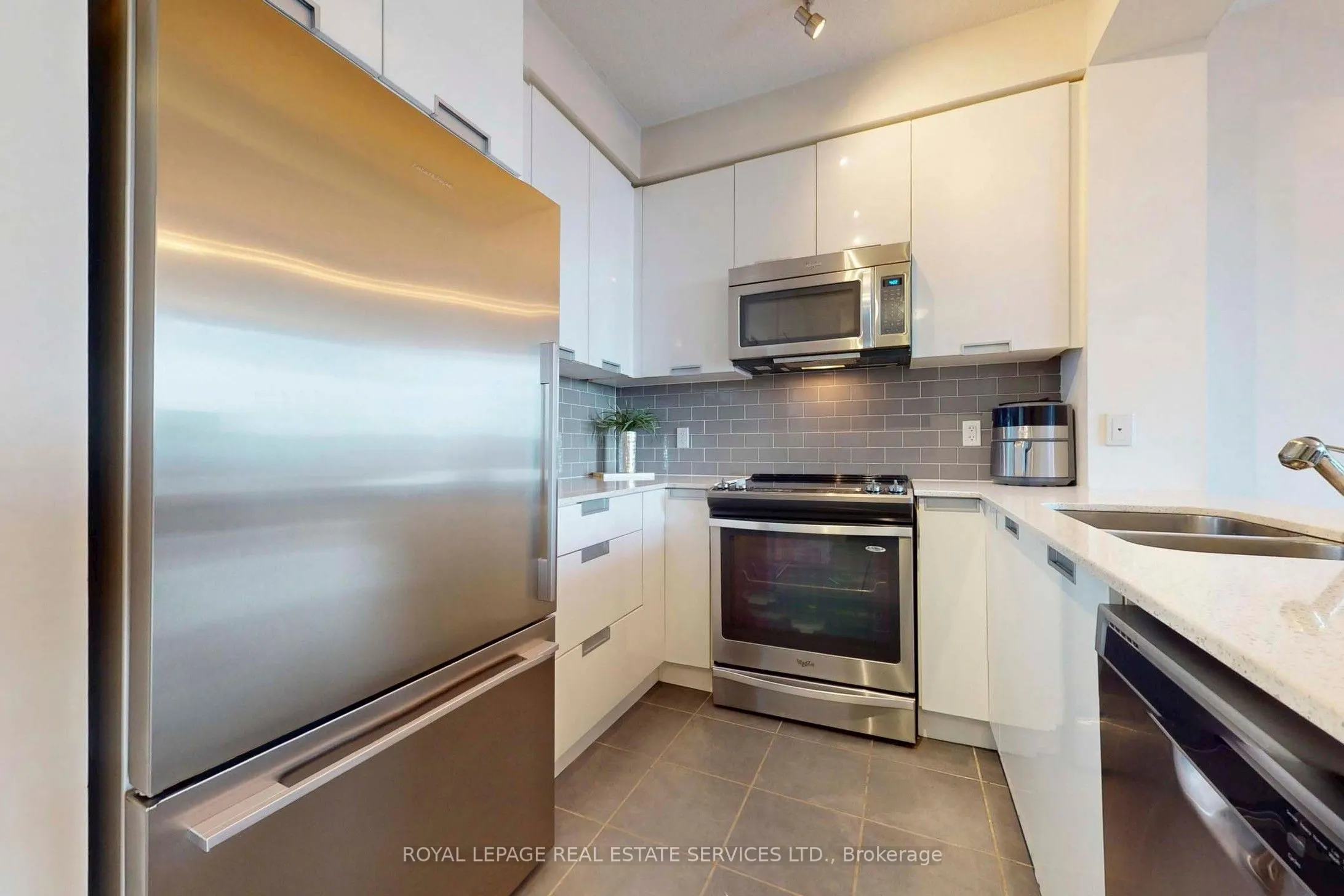 55 Eglinton Avenue W #1701