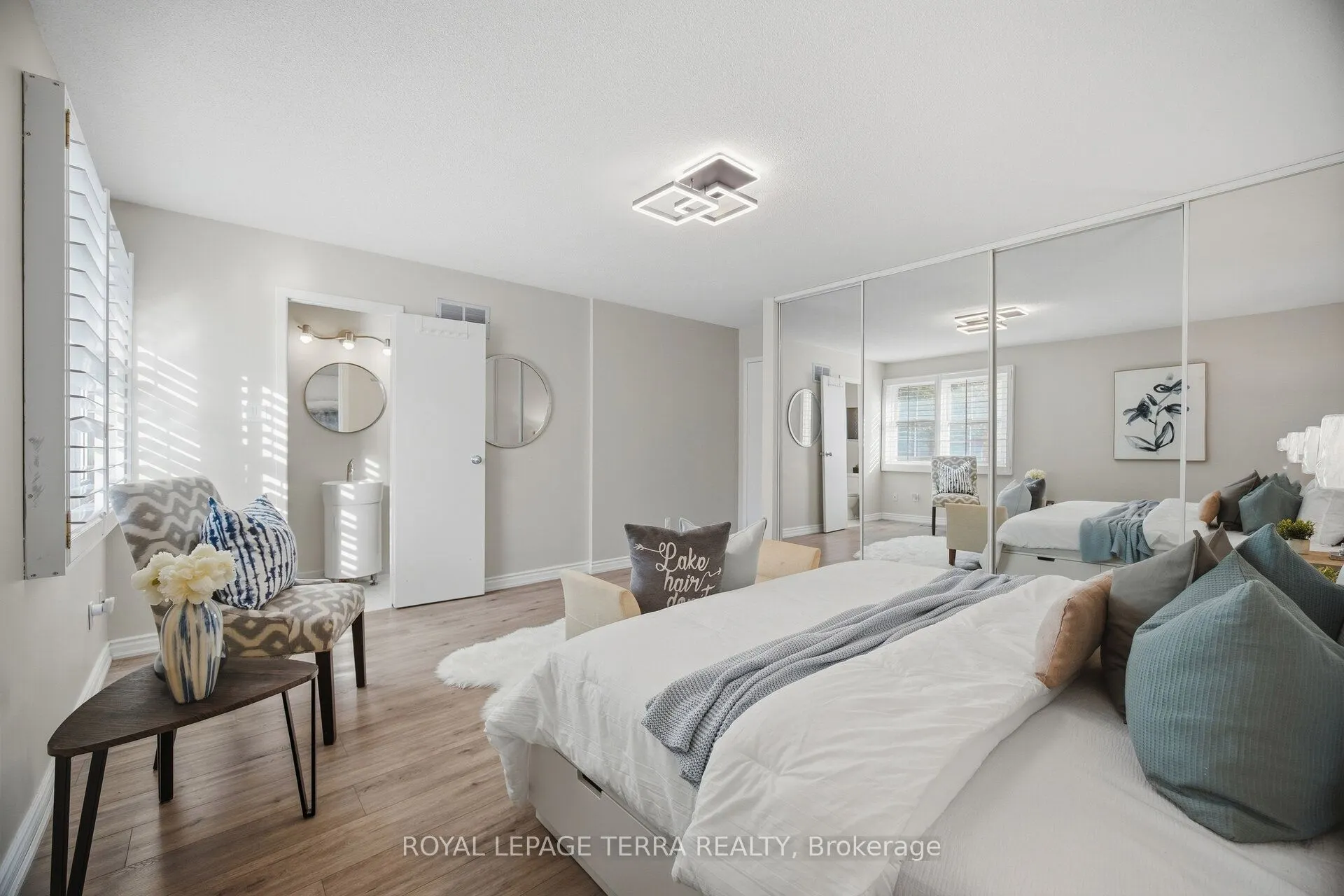 1951 Rathburn Road E #138