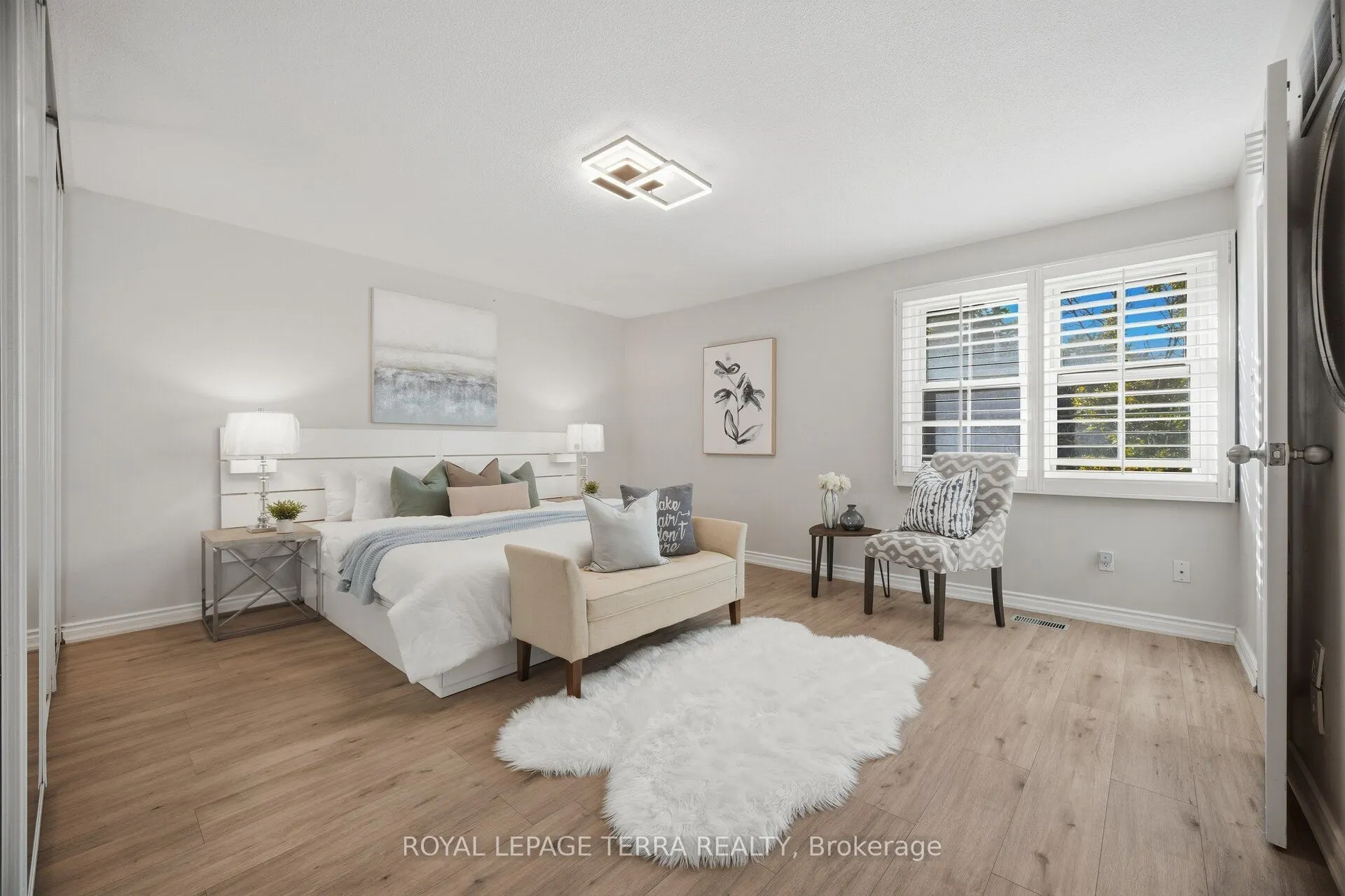 1951 Rathburn Road E #138