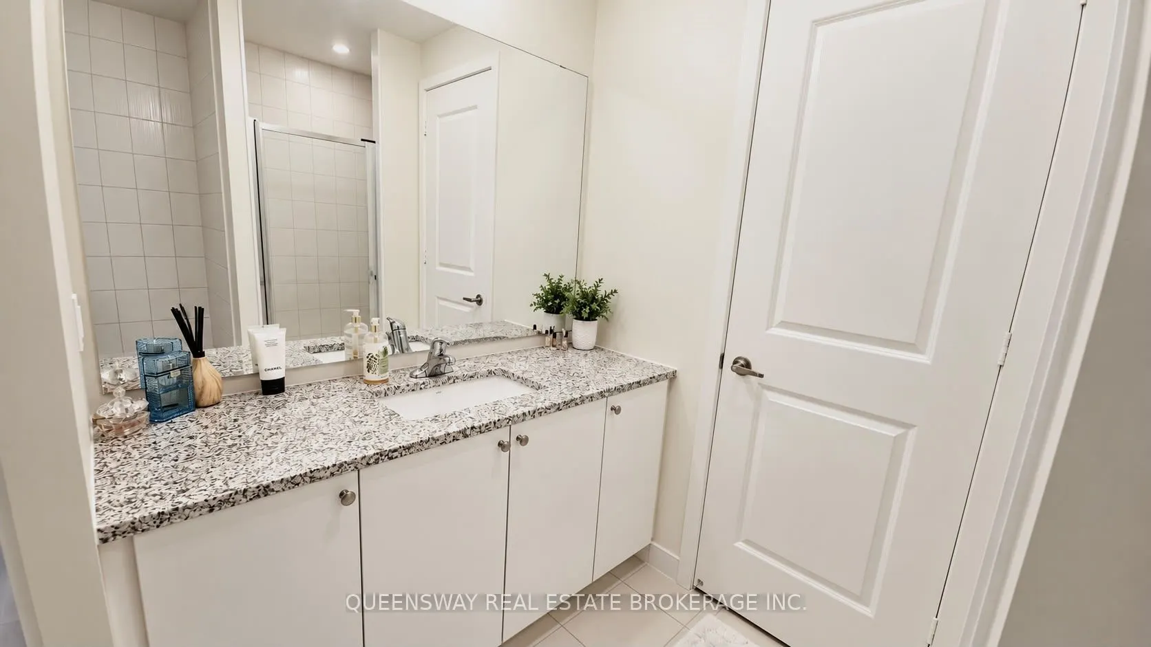 38 Annie Craig Drive #5002