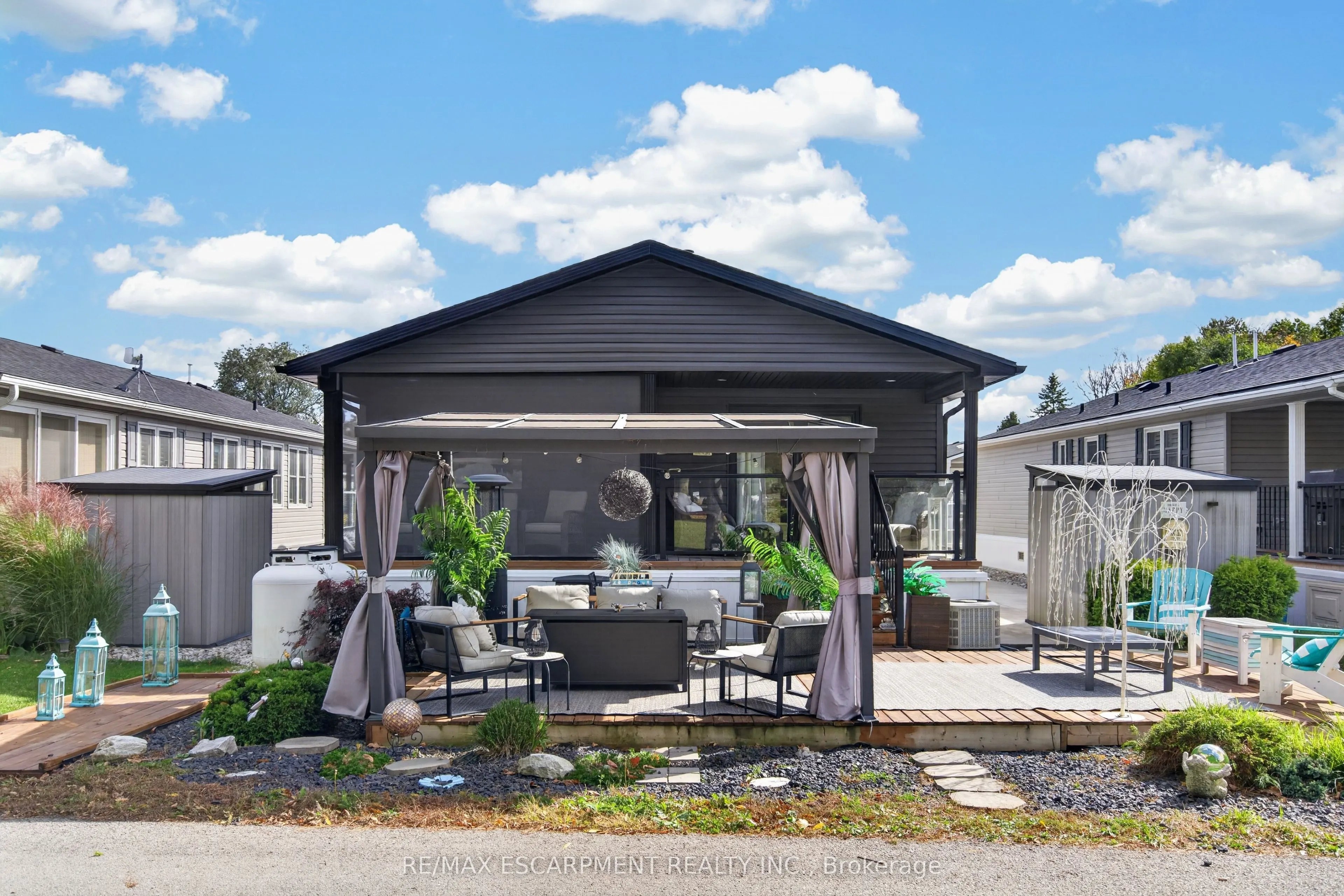 4449 Milburough Line #5 Oak Street